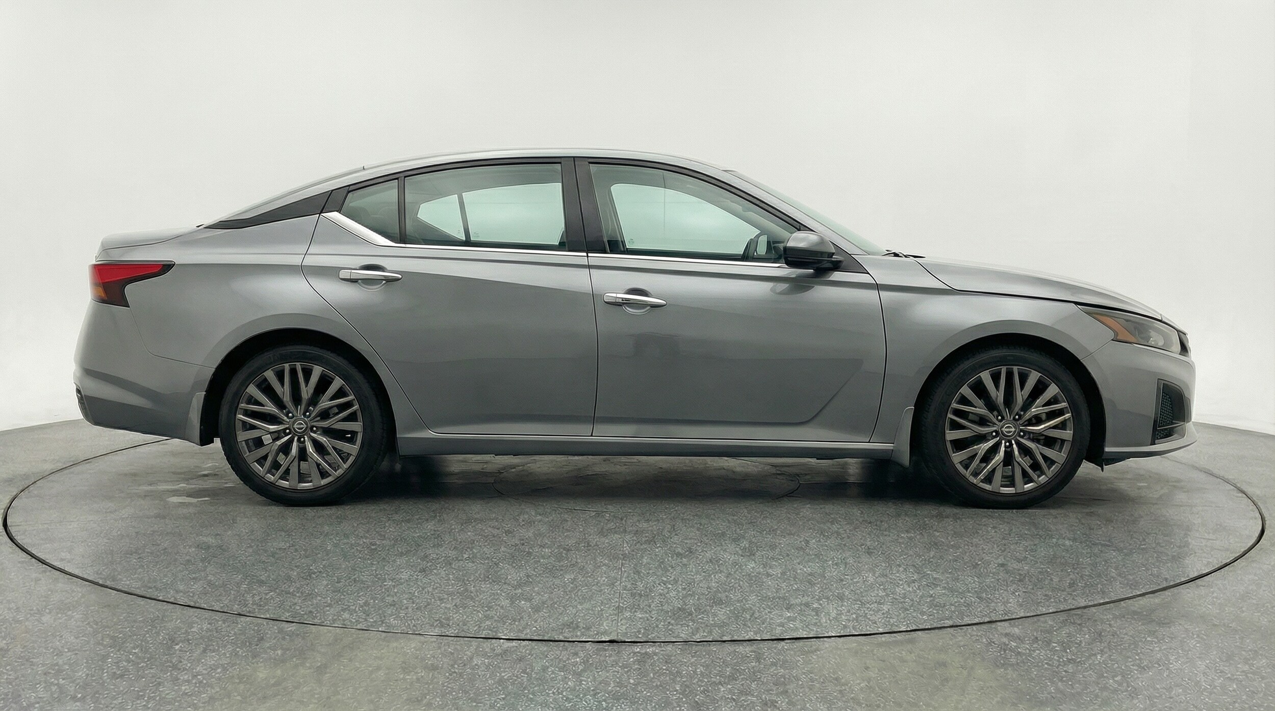 Thumbnail: 2025 Nissan Altima - 8