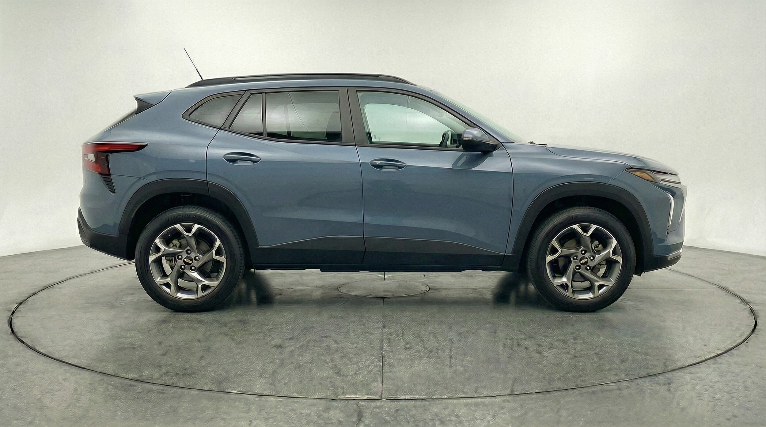 Thumbnail: 2025 Chevrolet Trax - 8