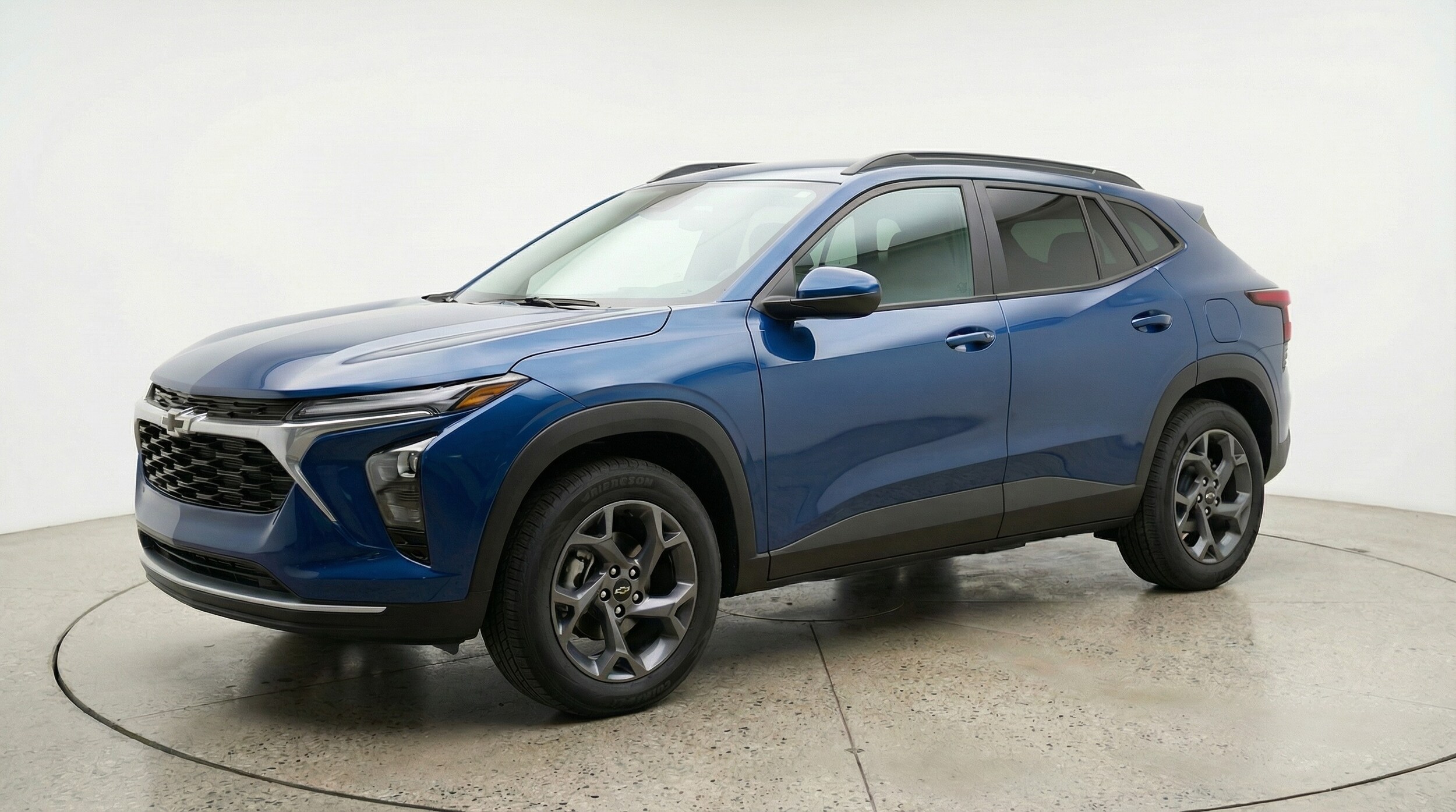 Thumbnail: 2025 Chevrolet Trax - 3