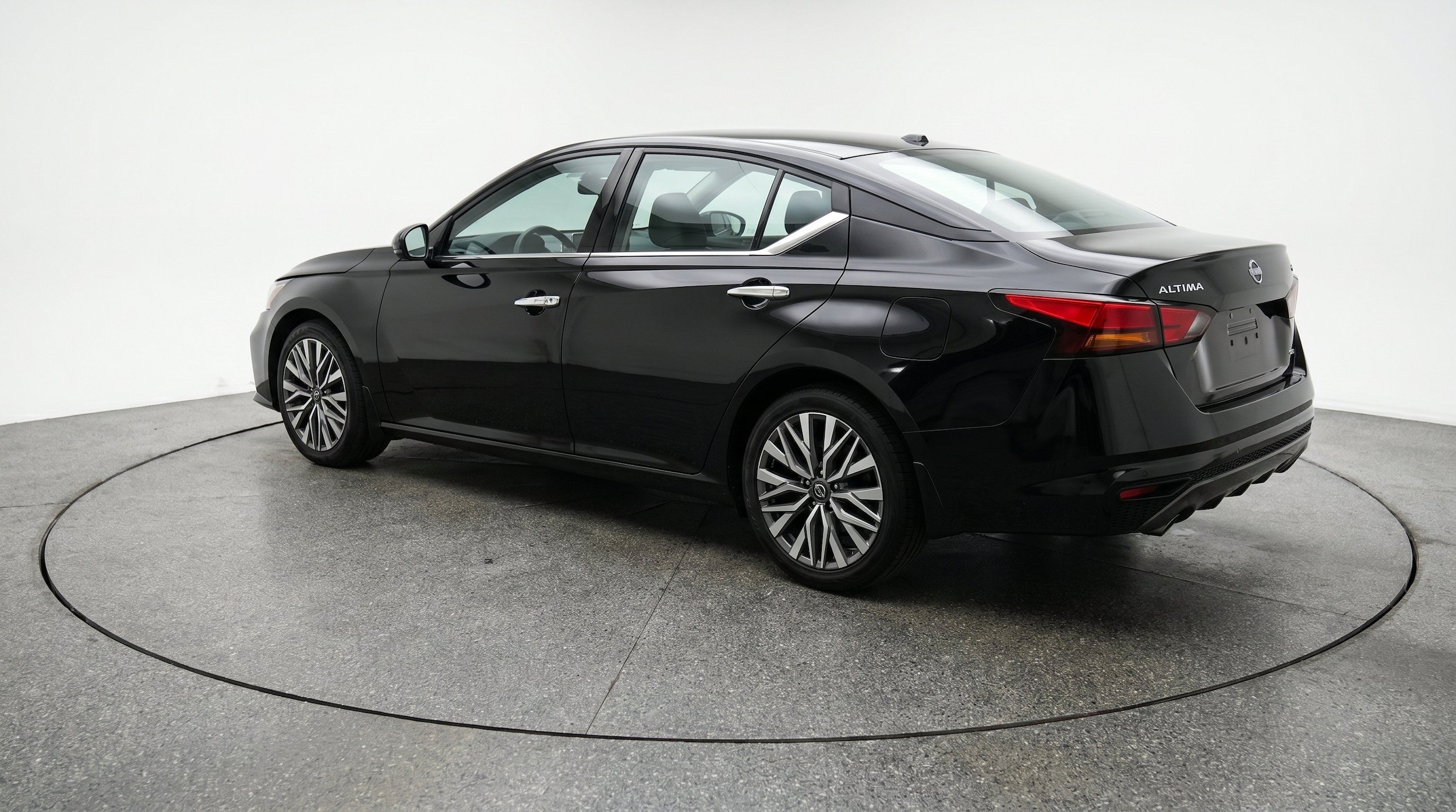 Thumbnail: 2025 Nissan Altima - 6