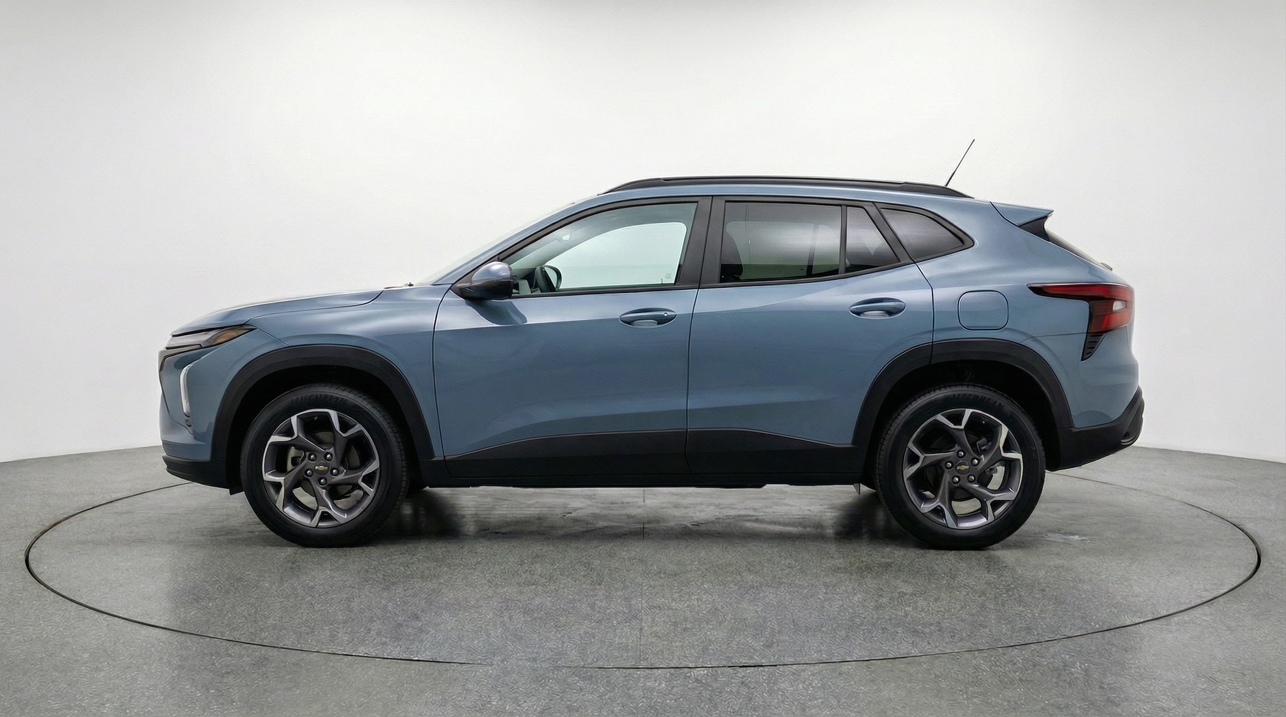 Thumbnail: 2025 Chevrolet Trax - 4