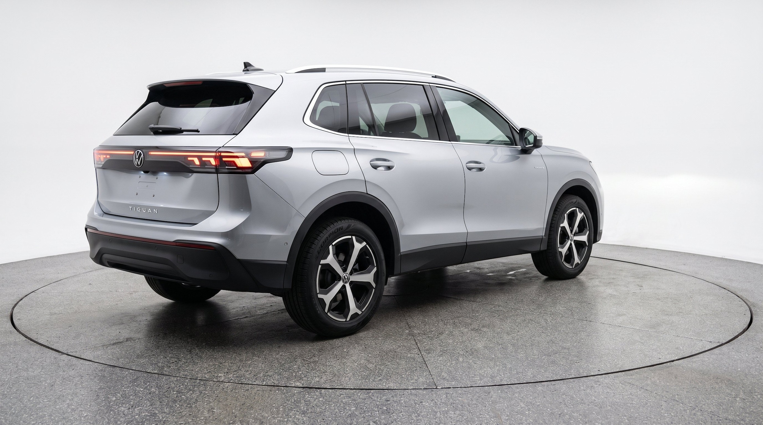 Thumbnail: 2026 Volkswagen Tiguan - 9