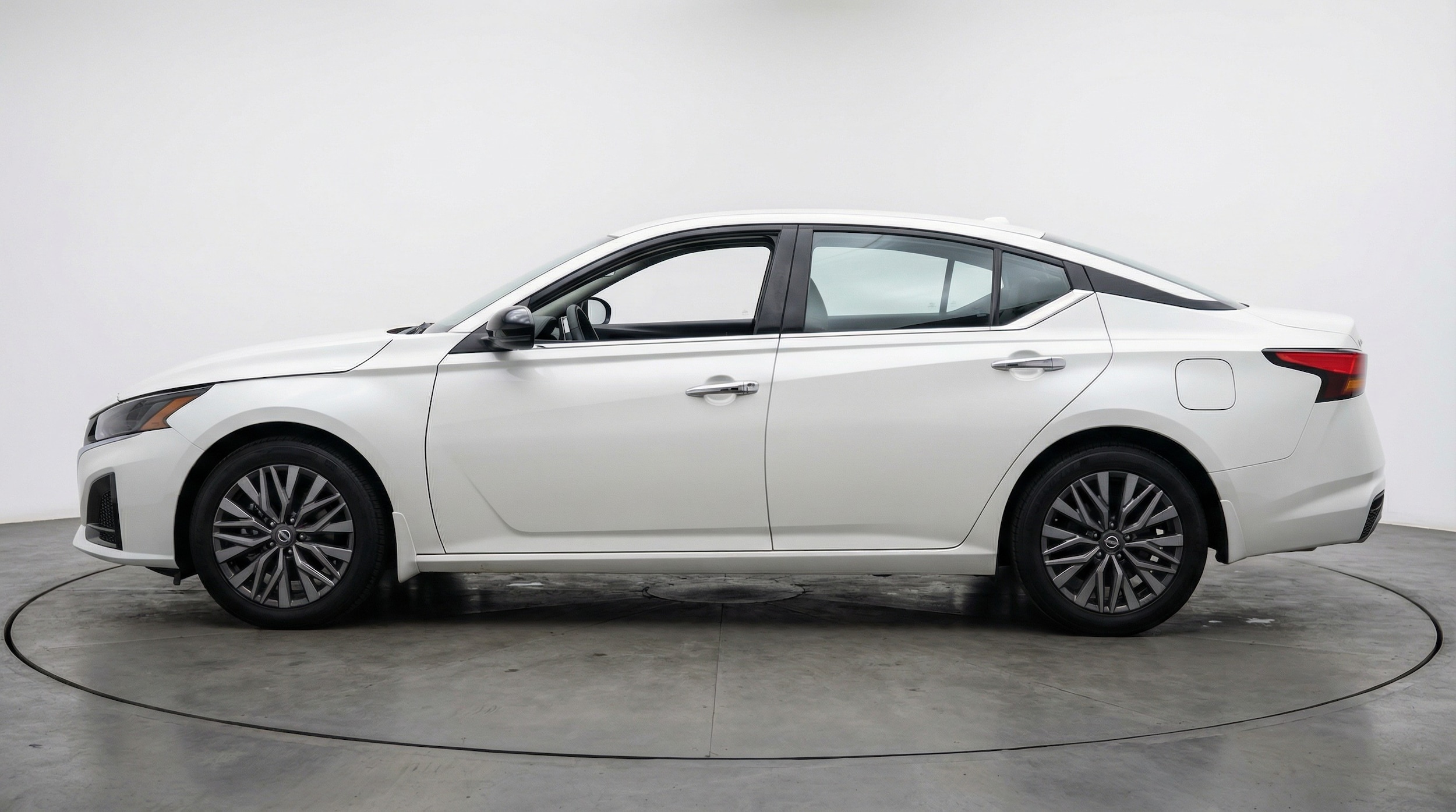 Thumbnail: 2025 Nissan Altima - 4