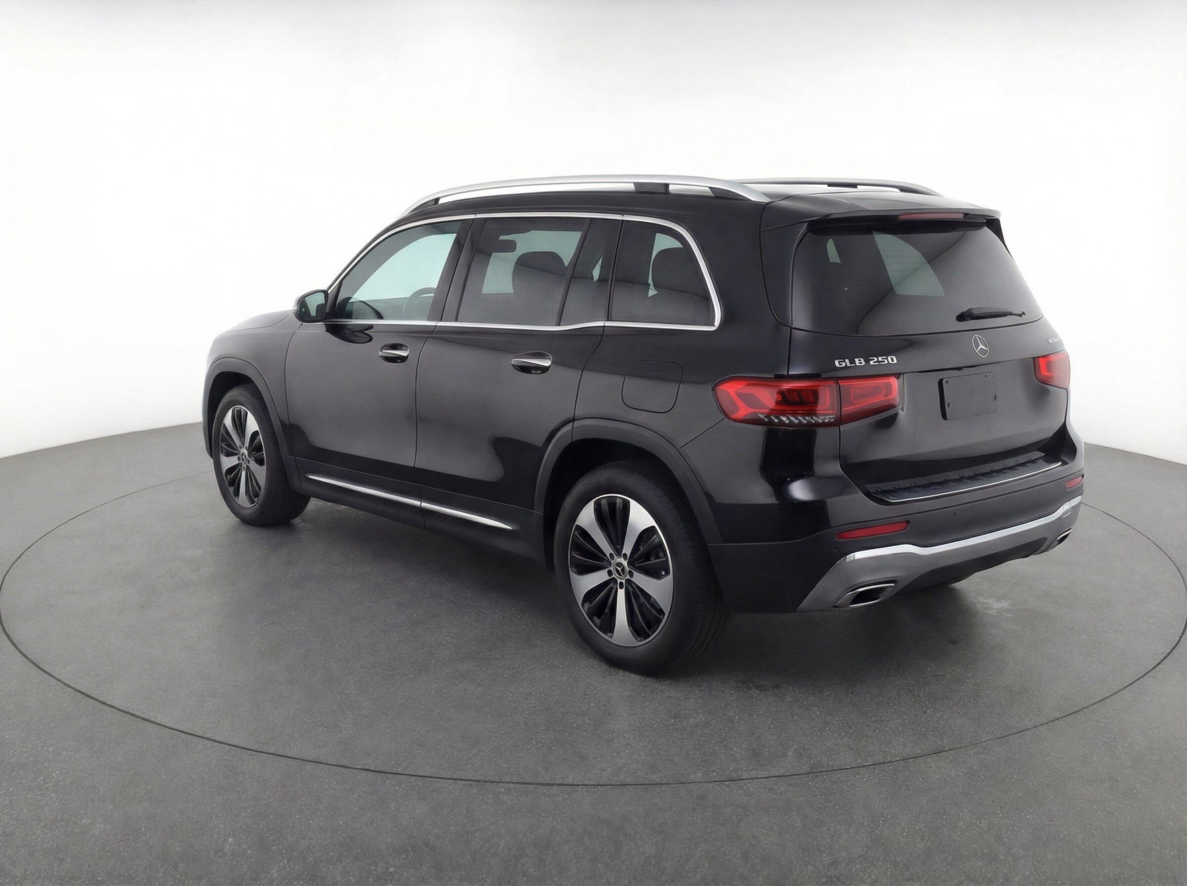 Thumbnail: 2025 Mercedes-Benz GLB - 5