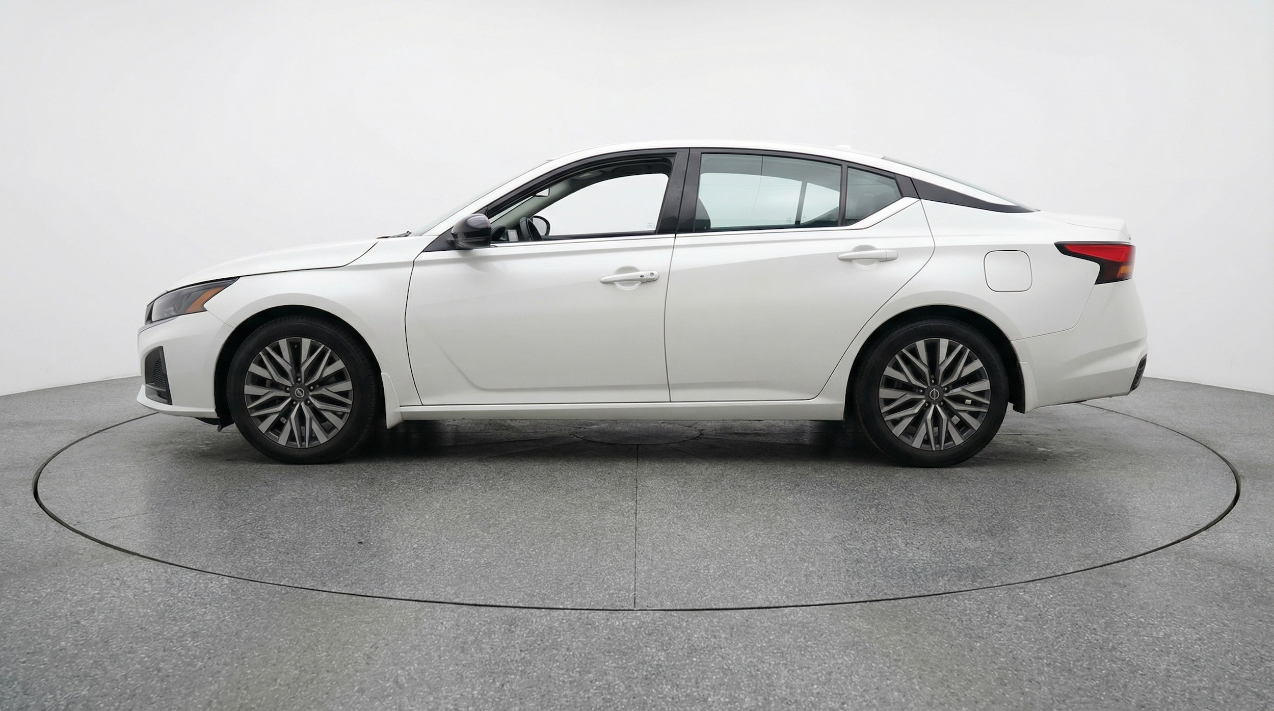 Thumbnail: 2025 Nissan Altima - 4