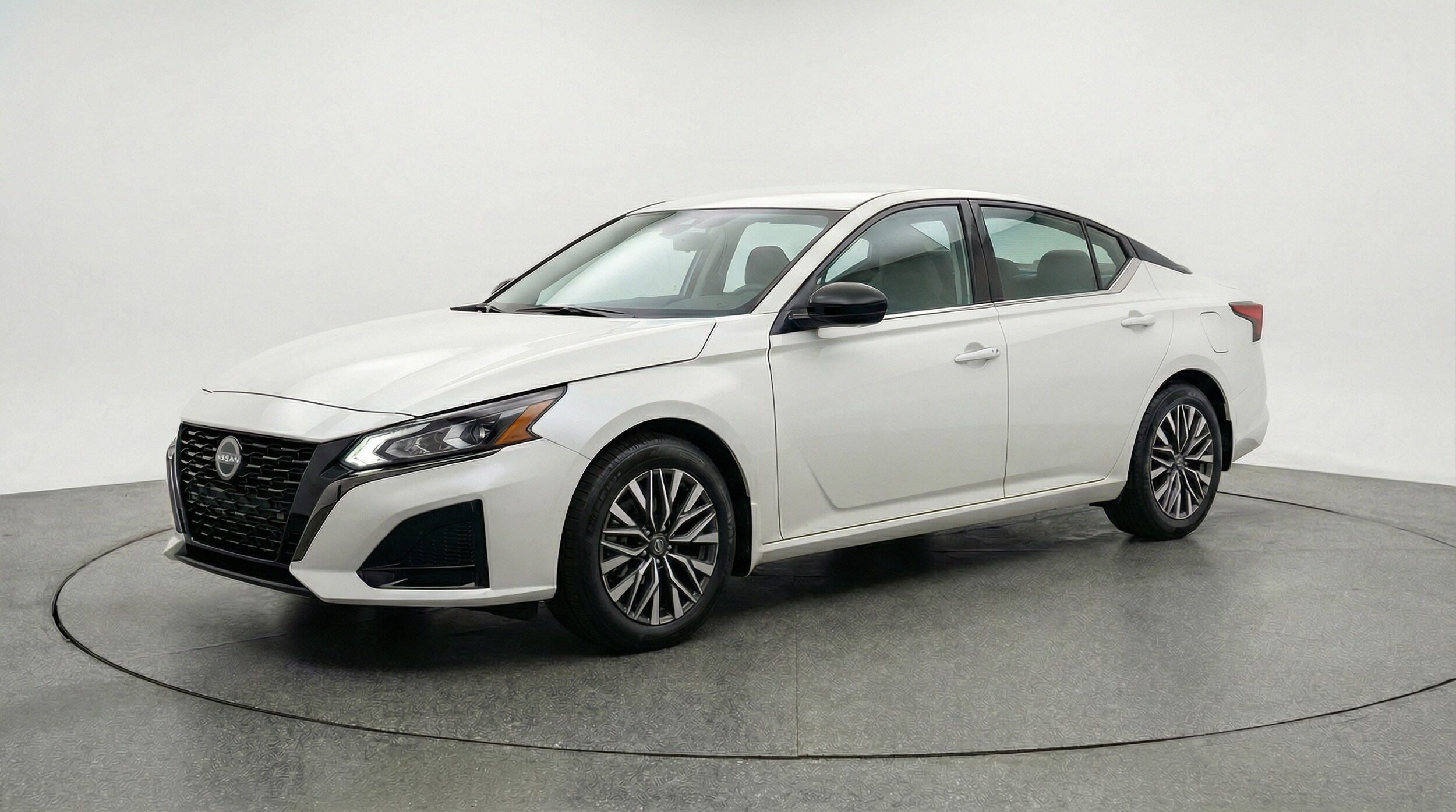 Thumbnail: 2025 Nissan Altima - 3