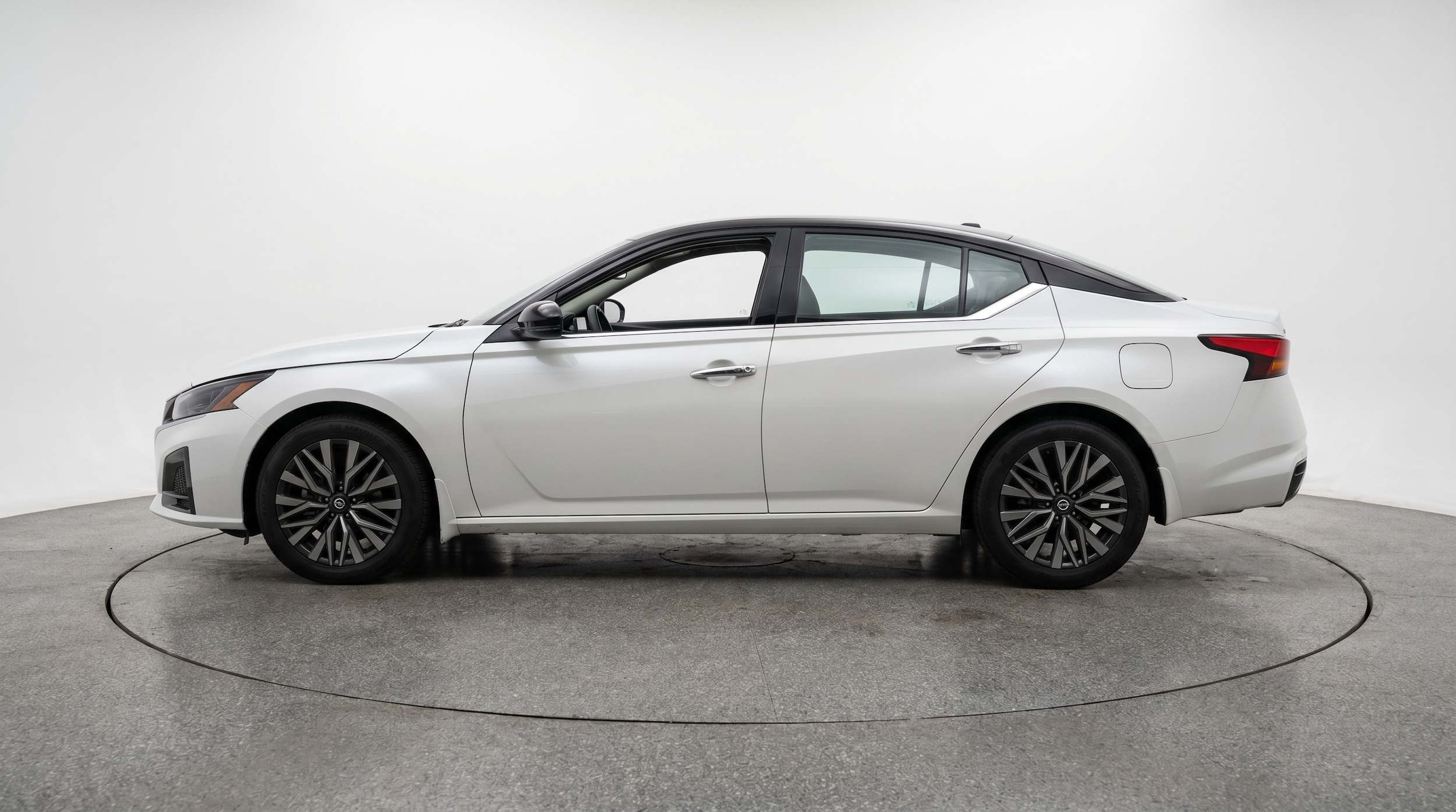 Thumbnail: 2025 Nissan Altima - 4