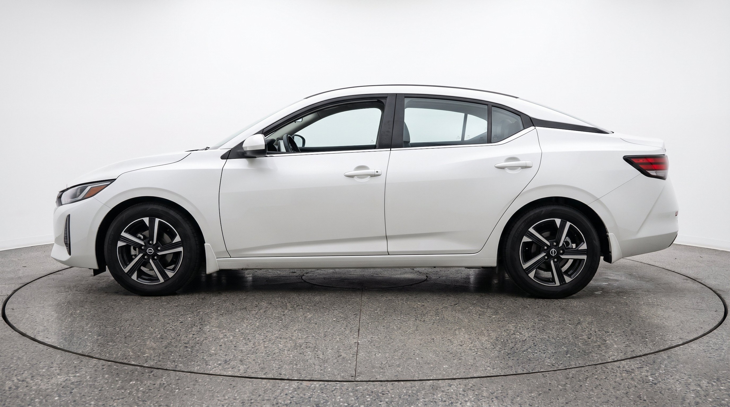 Thumbnail: 2025 Nissan Sentra - 5