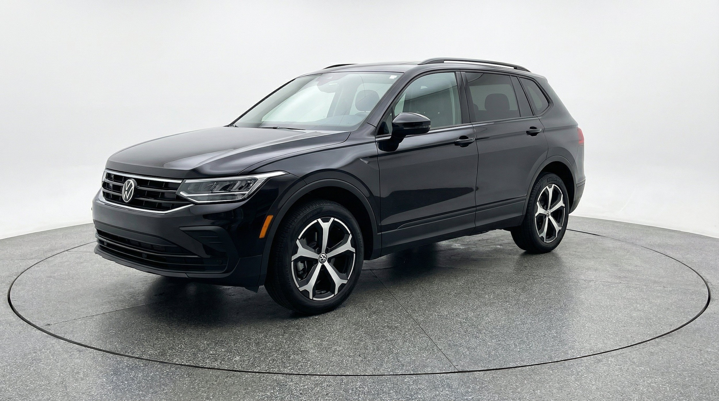 Thumbnail: 2026 Volkswagen Tiguan - 3