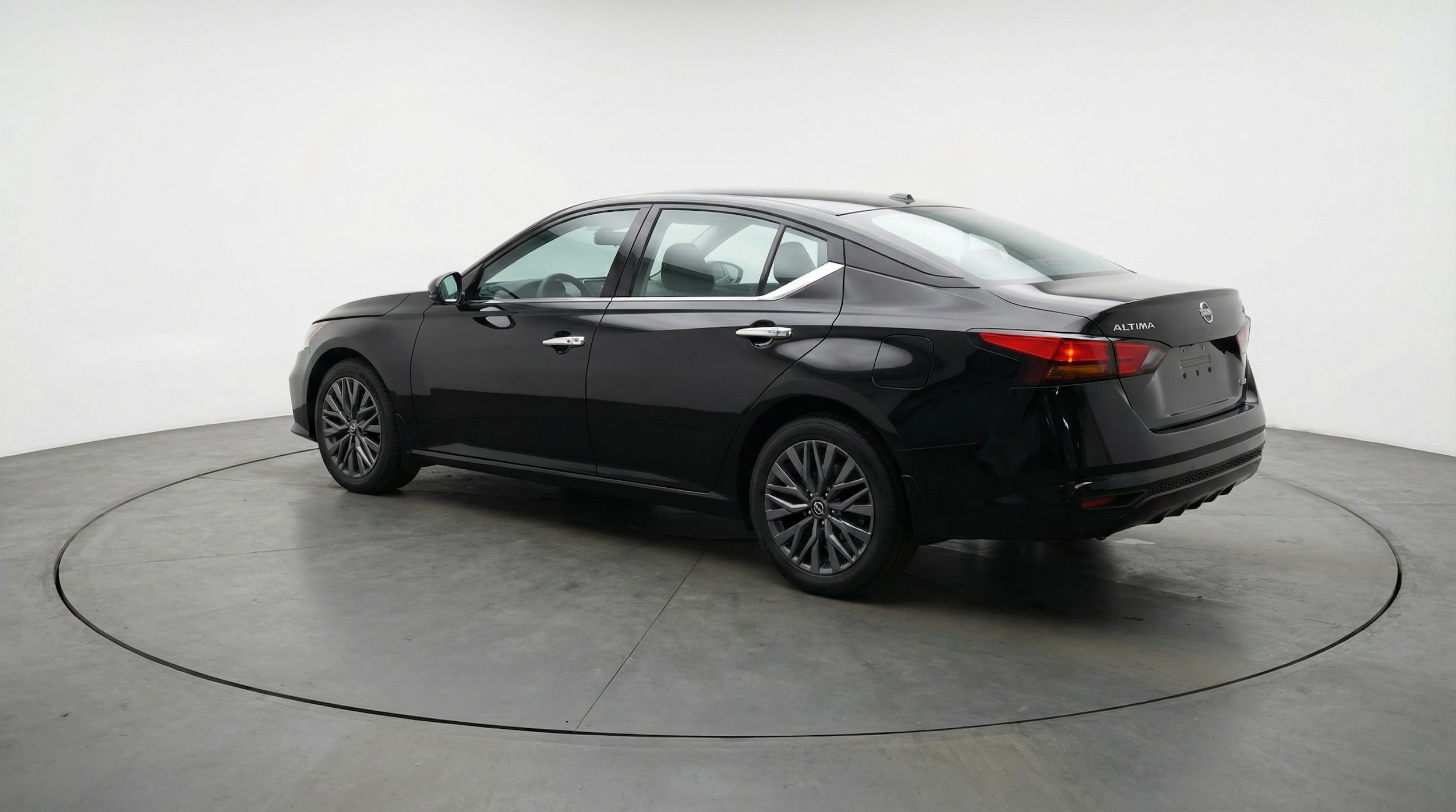 Thumbnail: 2025 Nissan Altima - 5