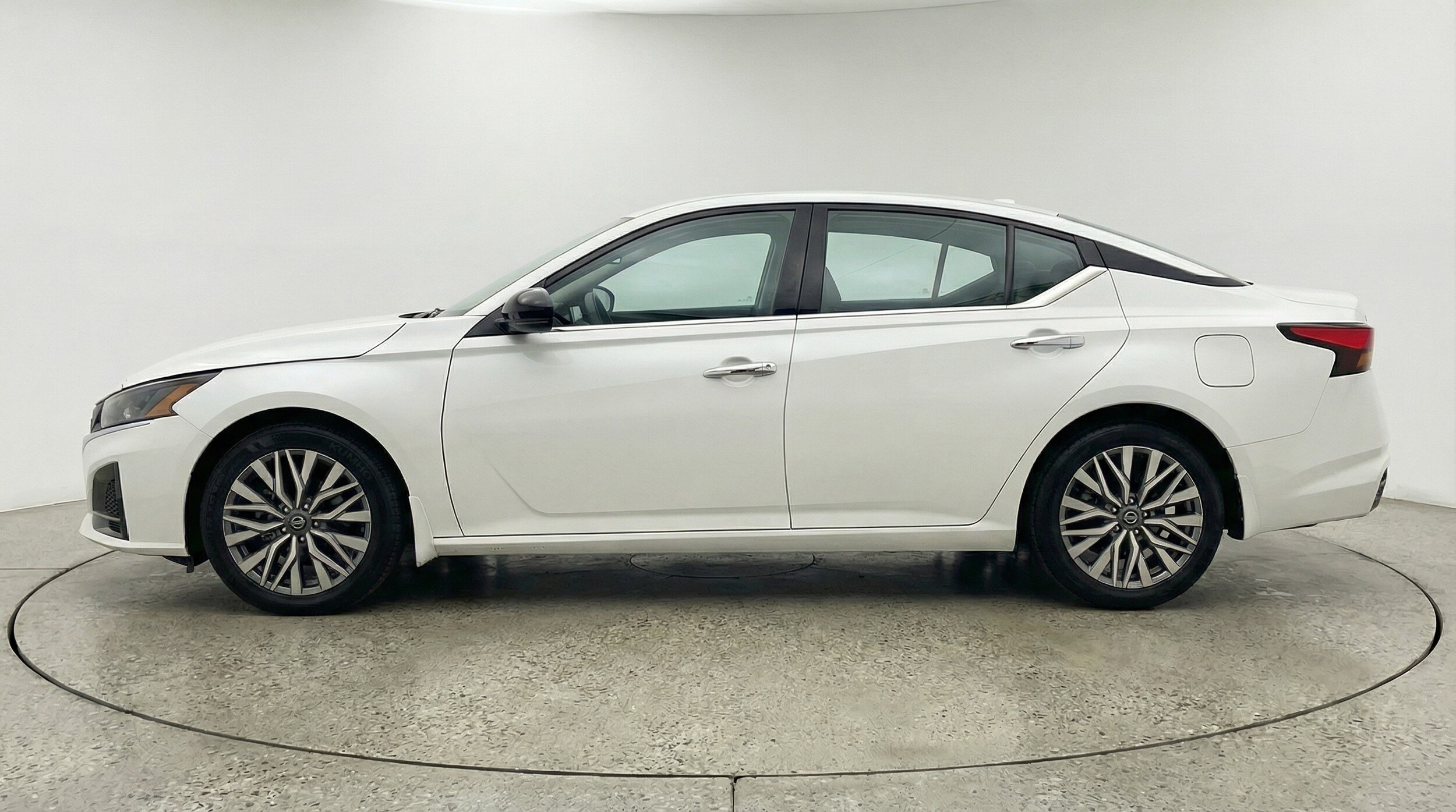 Thumbnail: 2025 Nissan Altima - 4