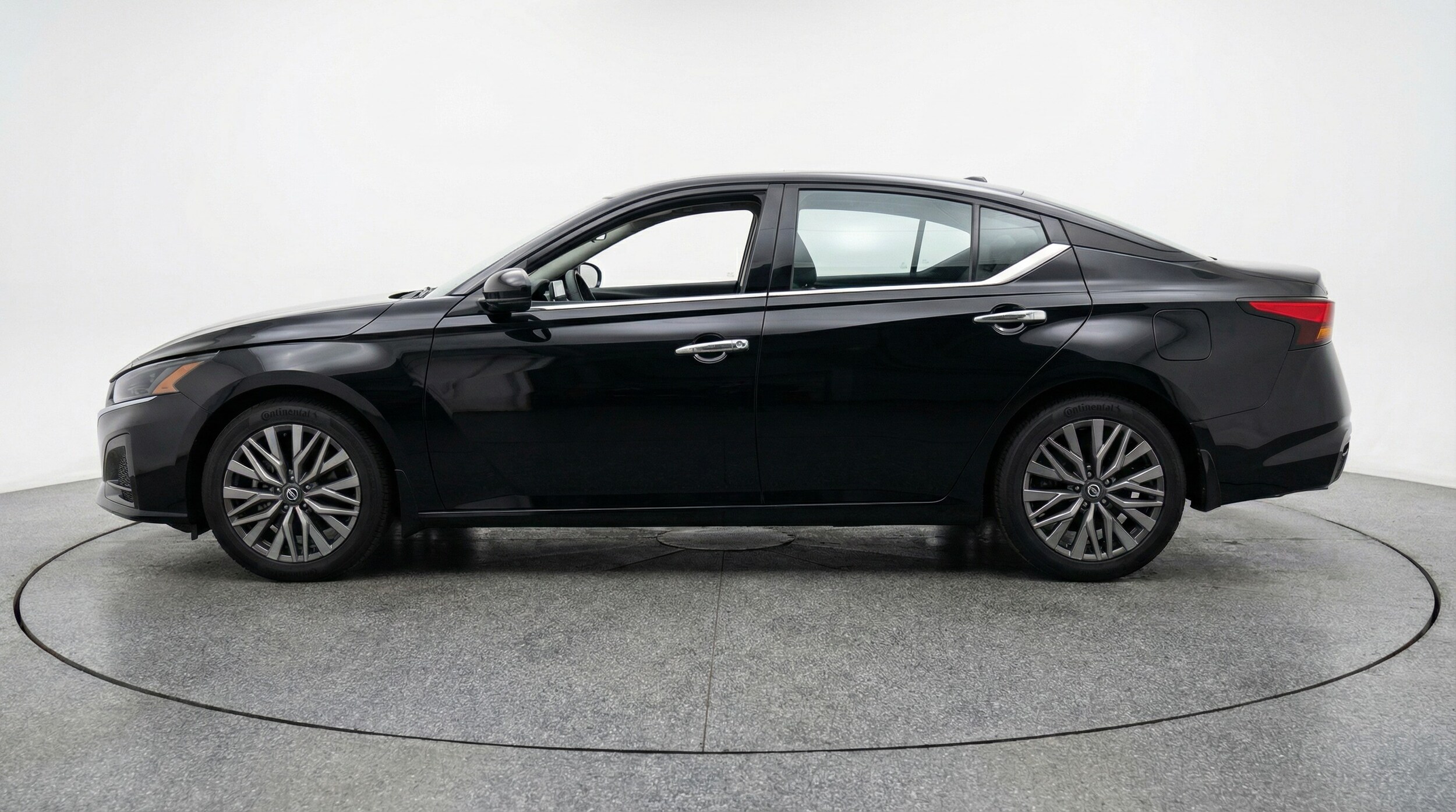 Thumbnail: 2025 Nissan Altima - 4