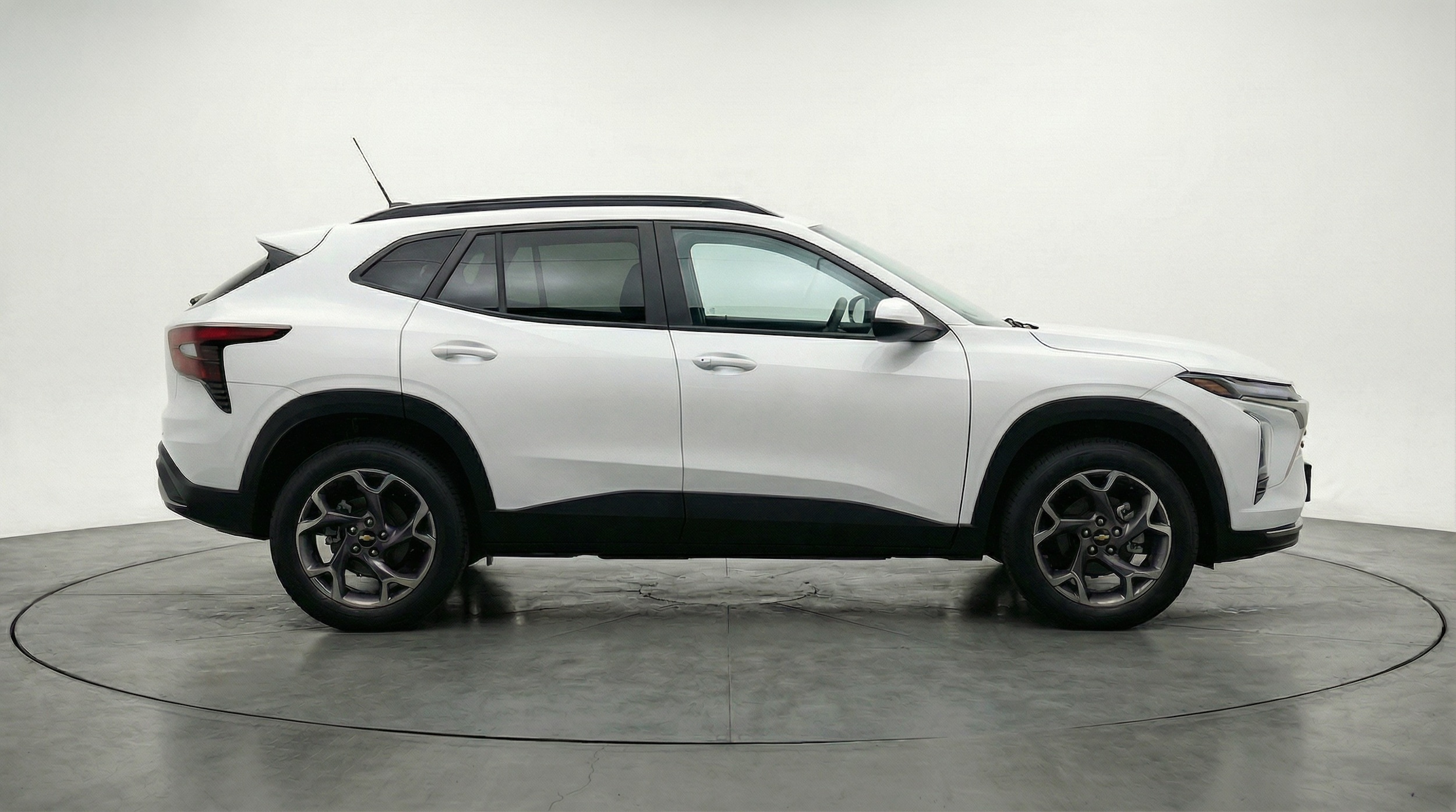 Thumbnail: 2025 Chevrolet Trax - 8