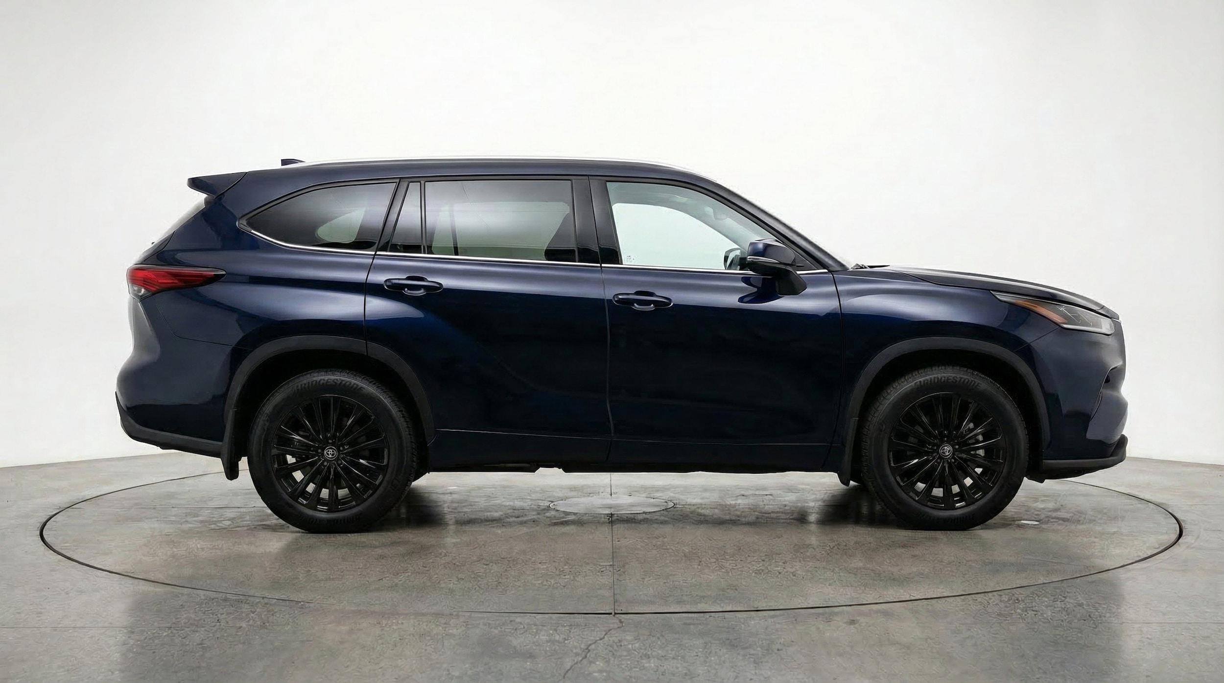 Thumbnail: 2025 Toyota Highlander - 11