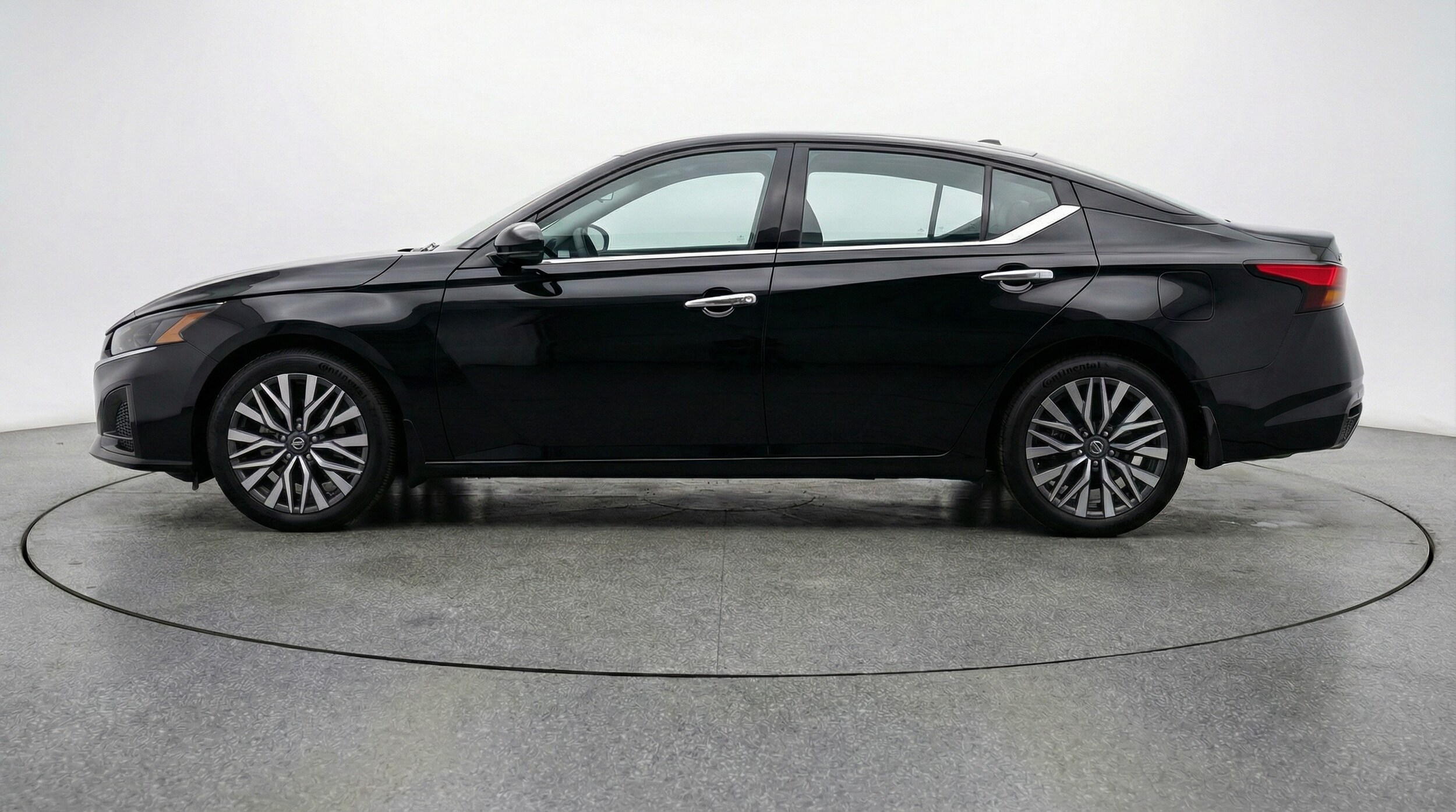 Thumbnail: 2025 Nissan Altima - 4