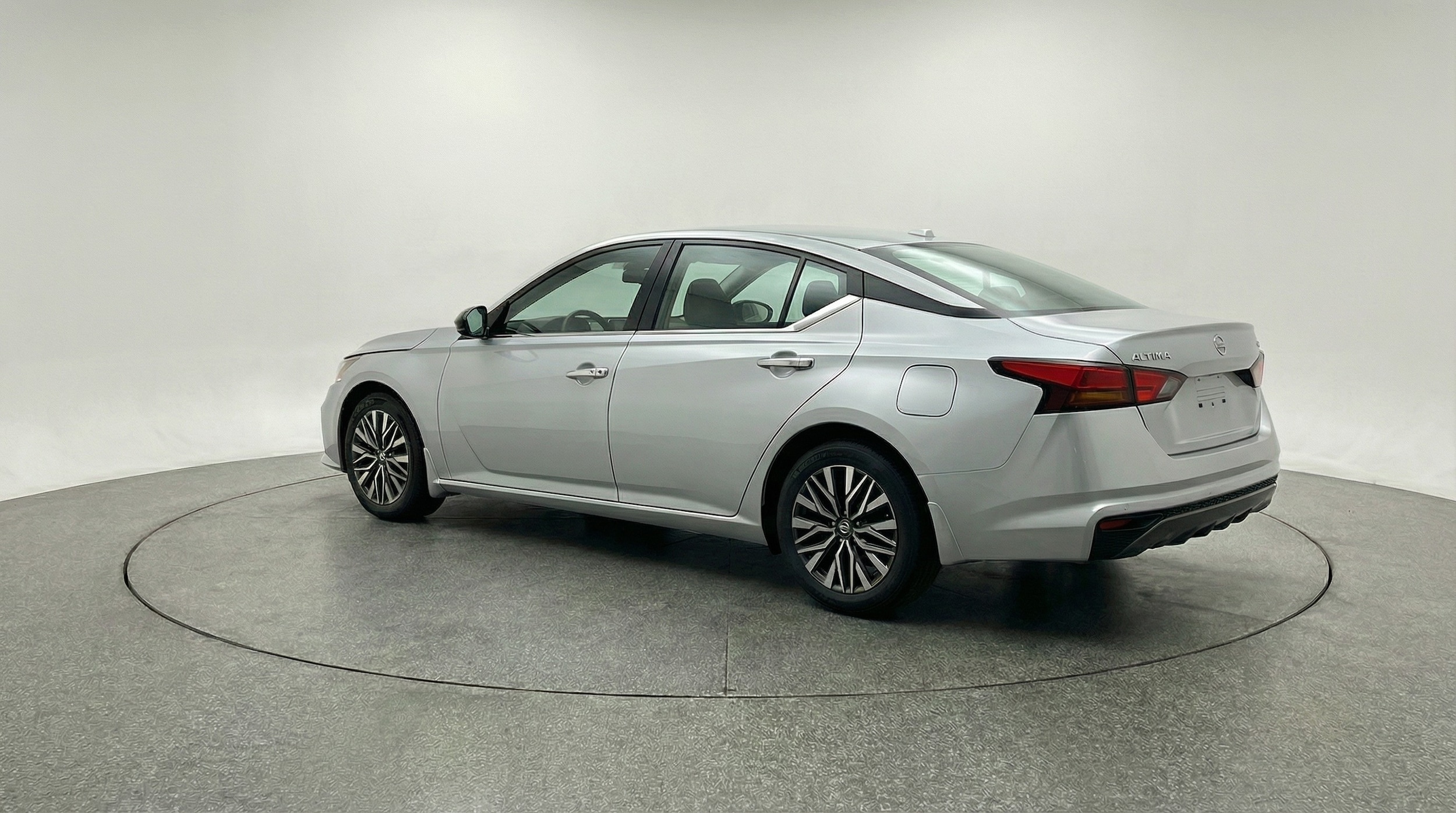 Thumbnail: 2025 Nissan Altima - 5