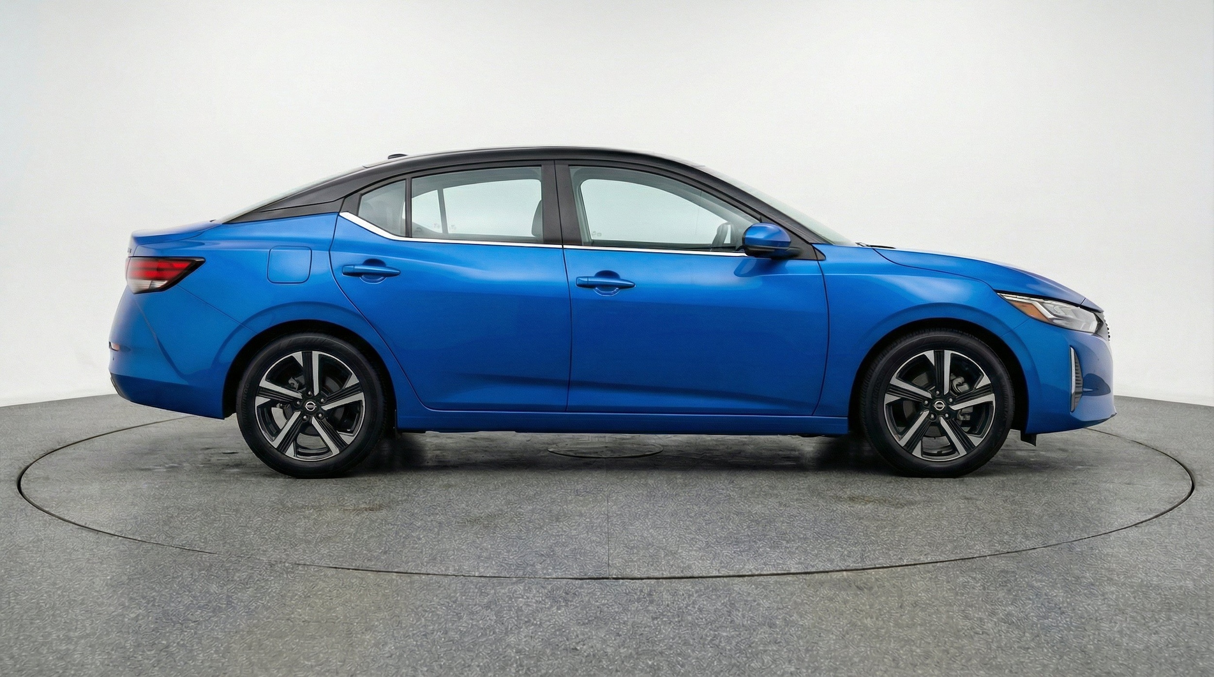 Thumbnail: 2025 Nissan Sentra - 11