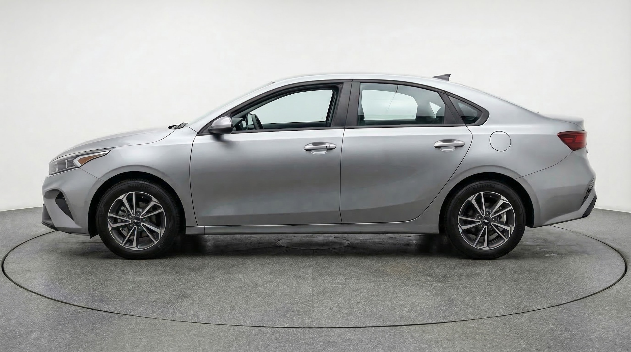 Thumbnail: 2024 Kia Forte - 4