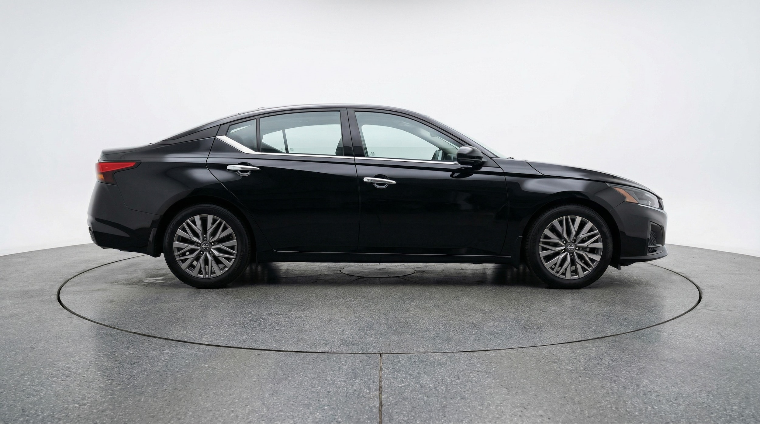 Thumbnail: 2025 Nissan Altima - 8