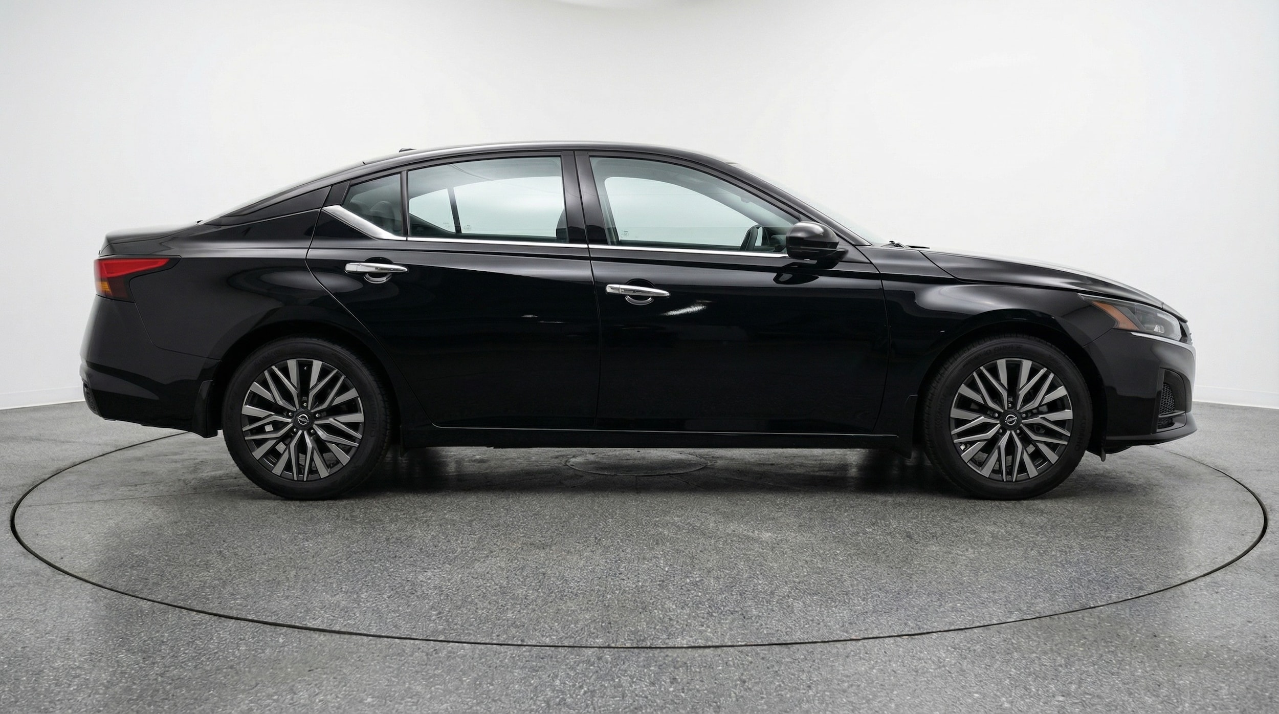 Thumbnail: 2025 Nissan Altima - 8