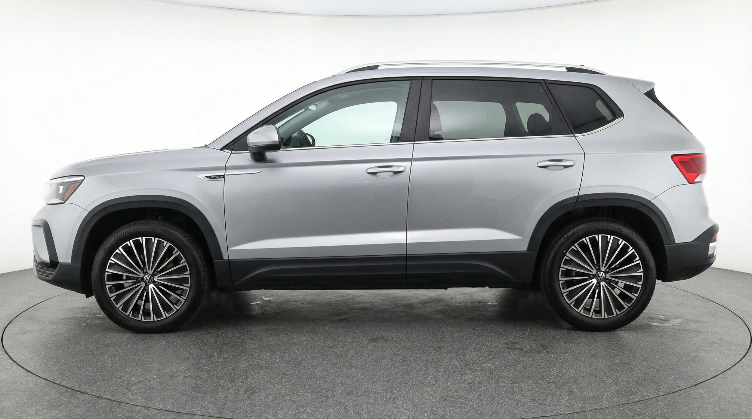 Thumbnail: 2025 Volkswagen Taos - 4