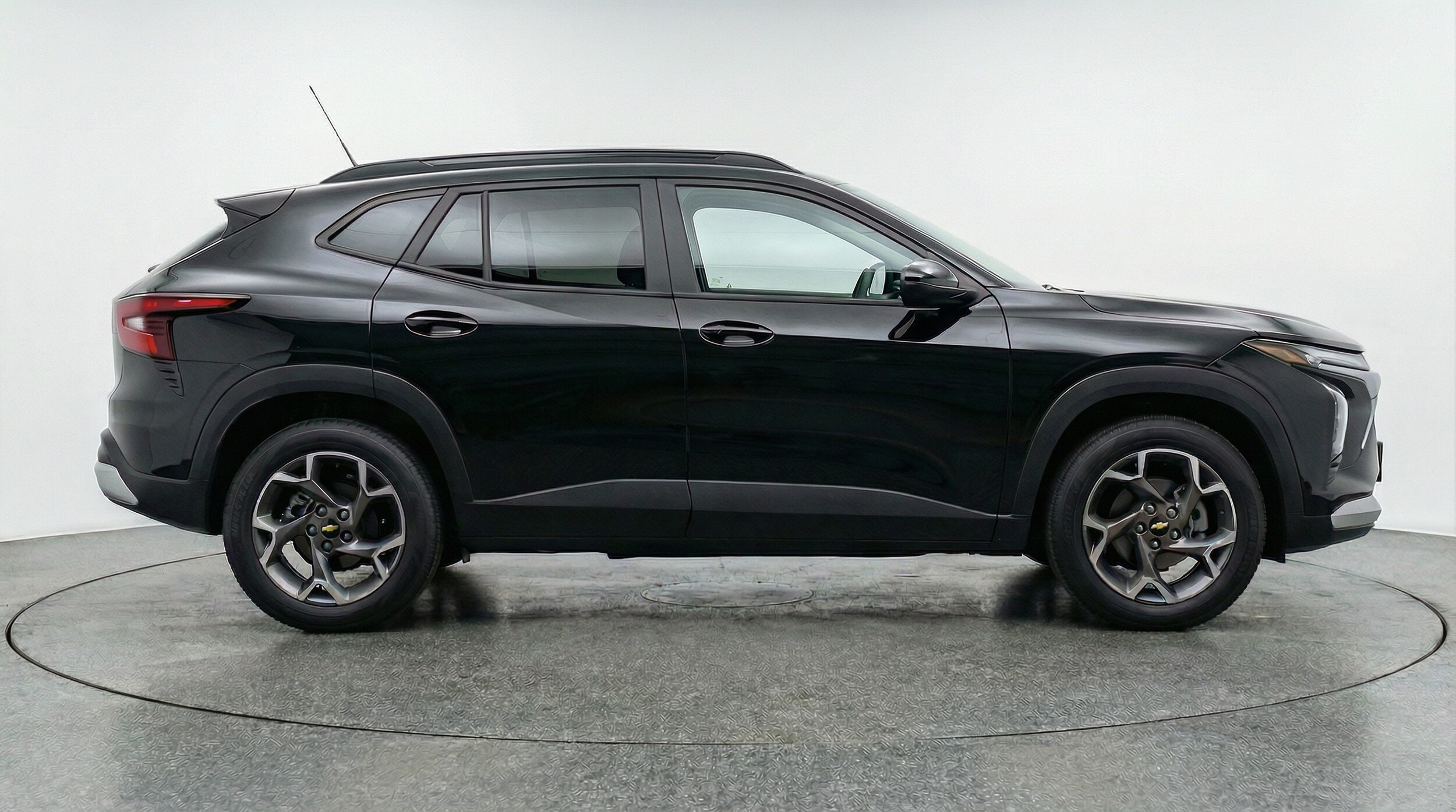 Thumbnail: 2025 Chevrolet Trax - 8