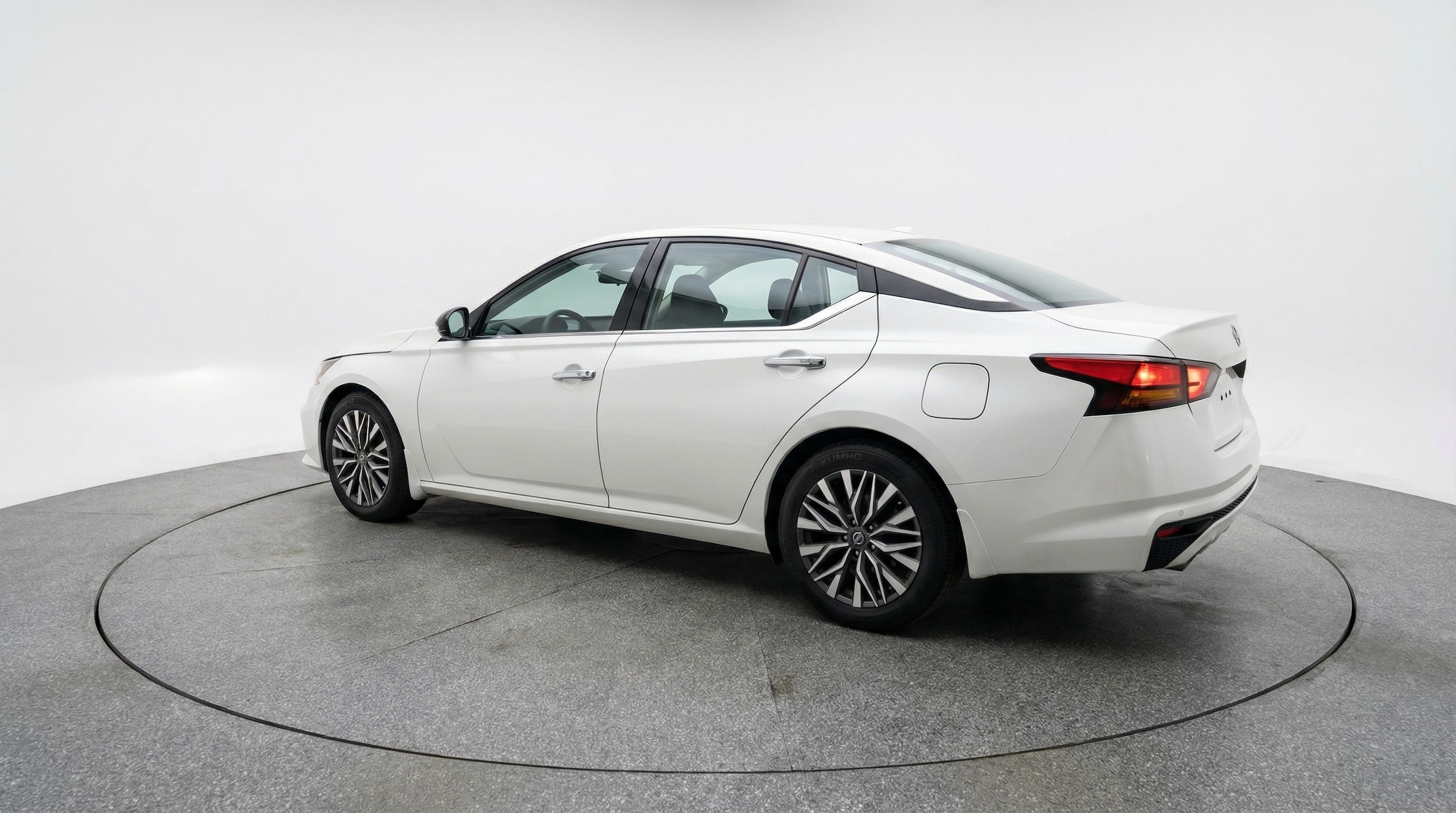 Thumbnail: 2025 Nissan Altima - 5