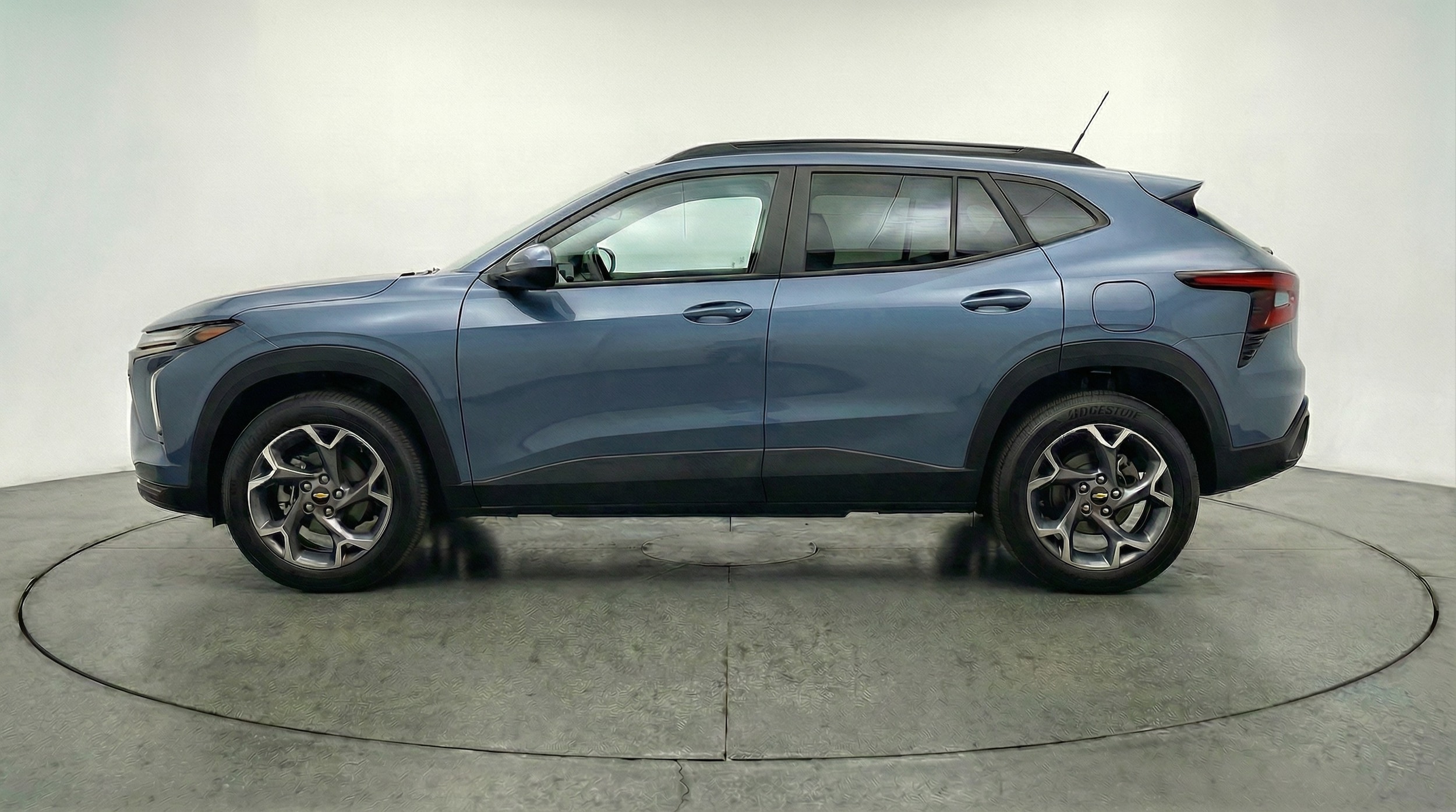 Thumbnail: 2025 Chevrolet Trax - 4