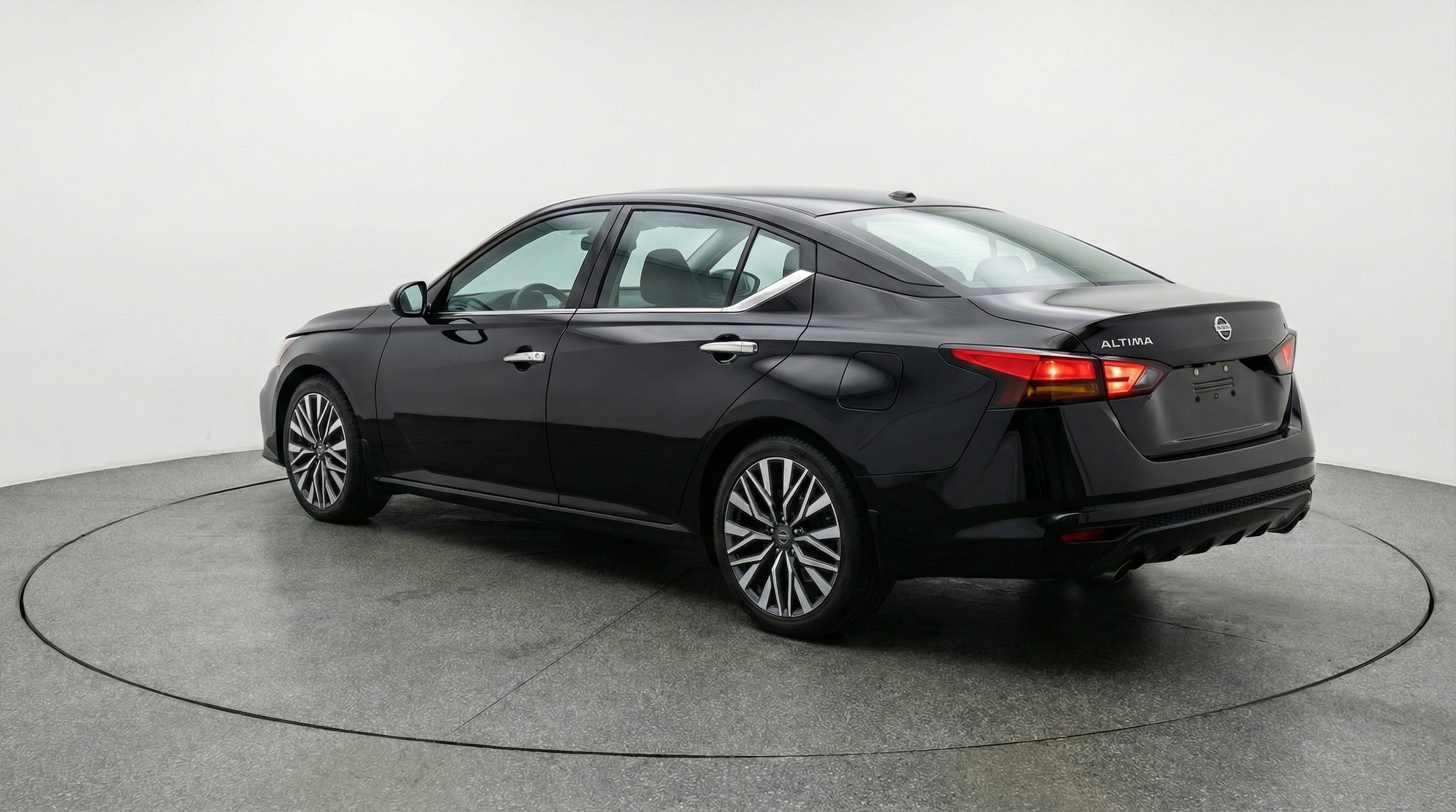 Thumbnail: 2025 Nissan Altima - 5