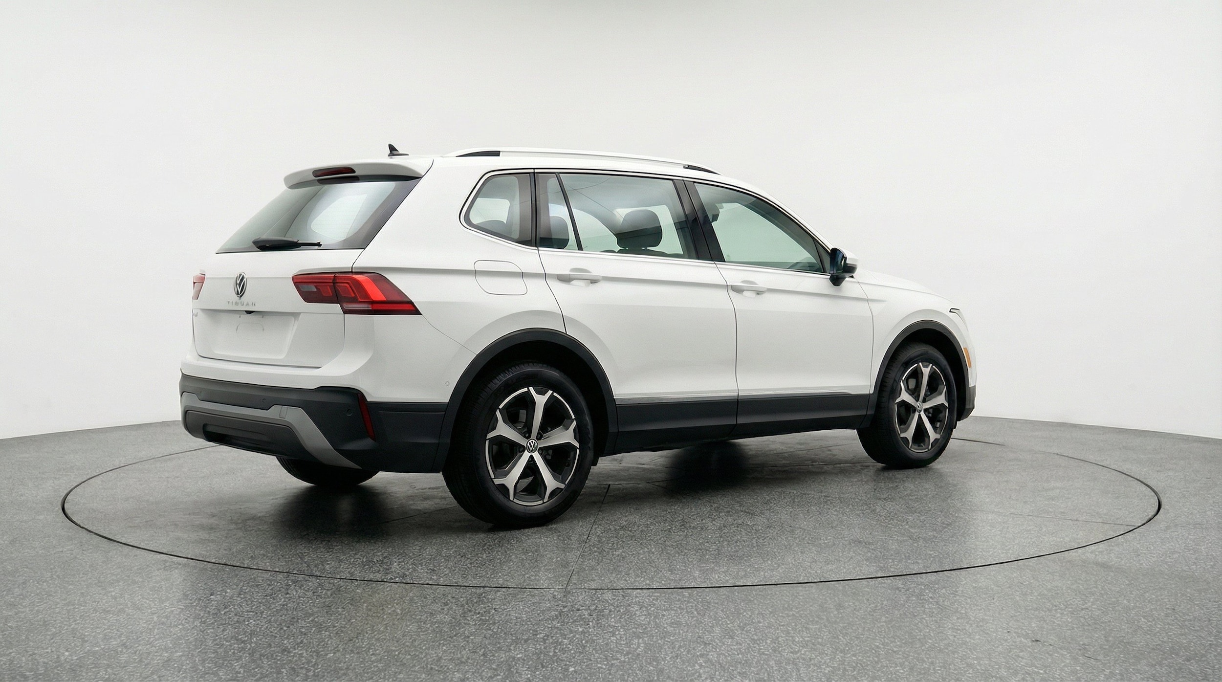 Thumbnail: 2026 Volkswagen Tiguan - 9