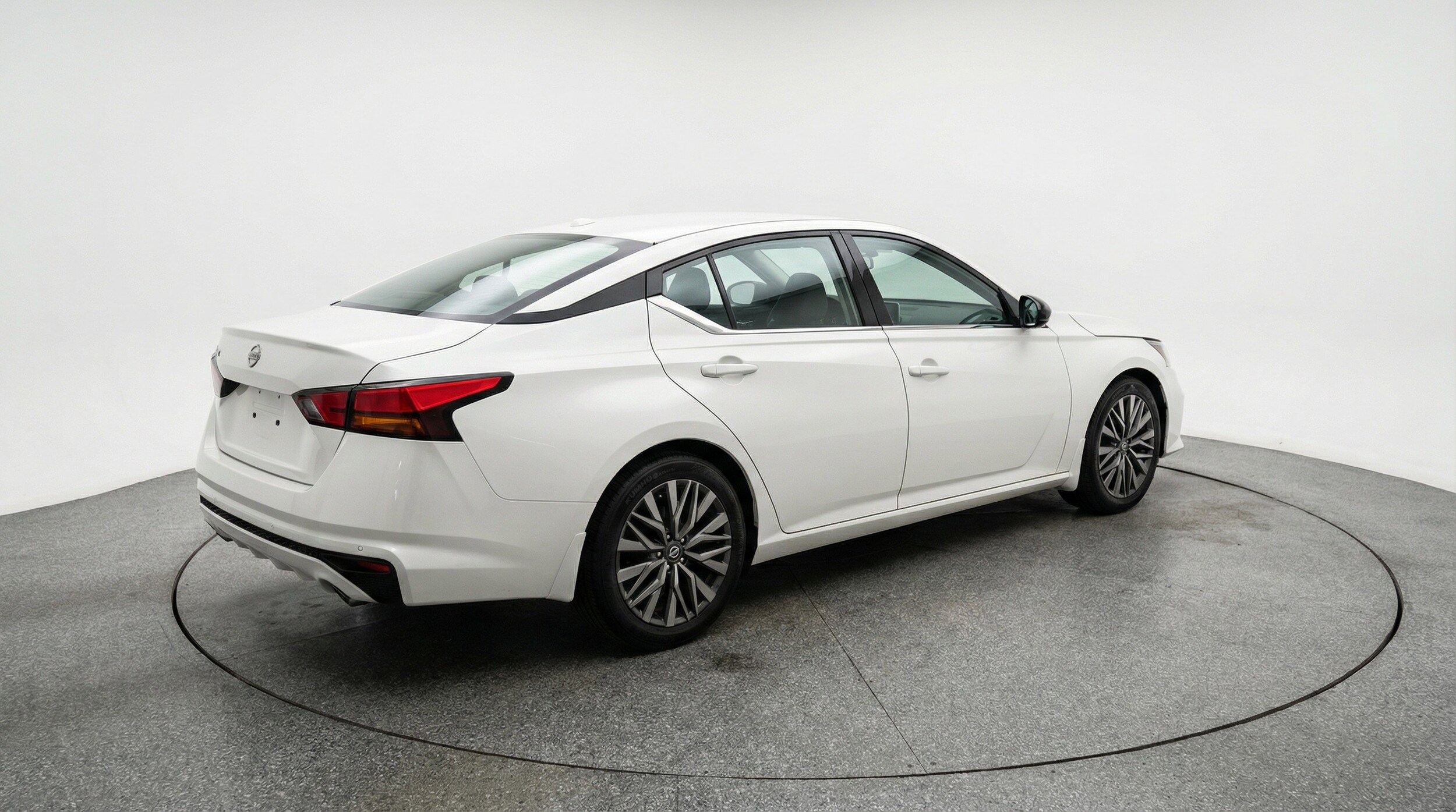 Thumbnail: 2025 Nissan Altima - 9