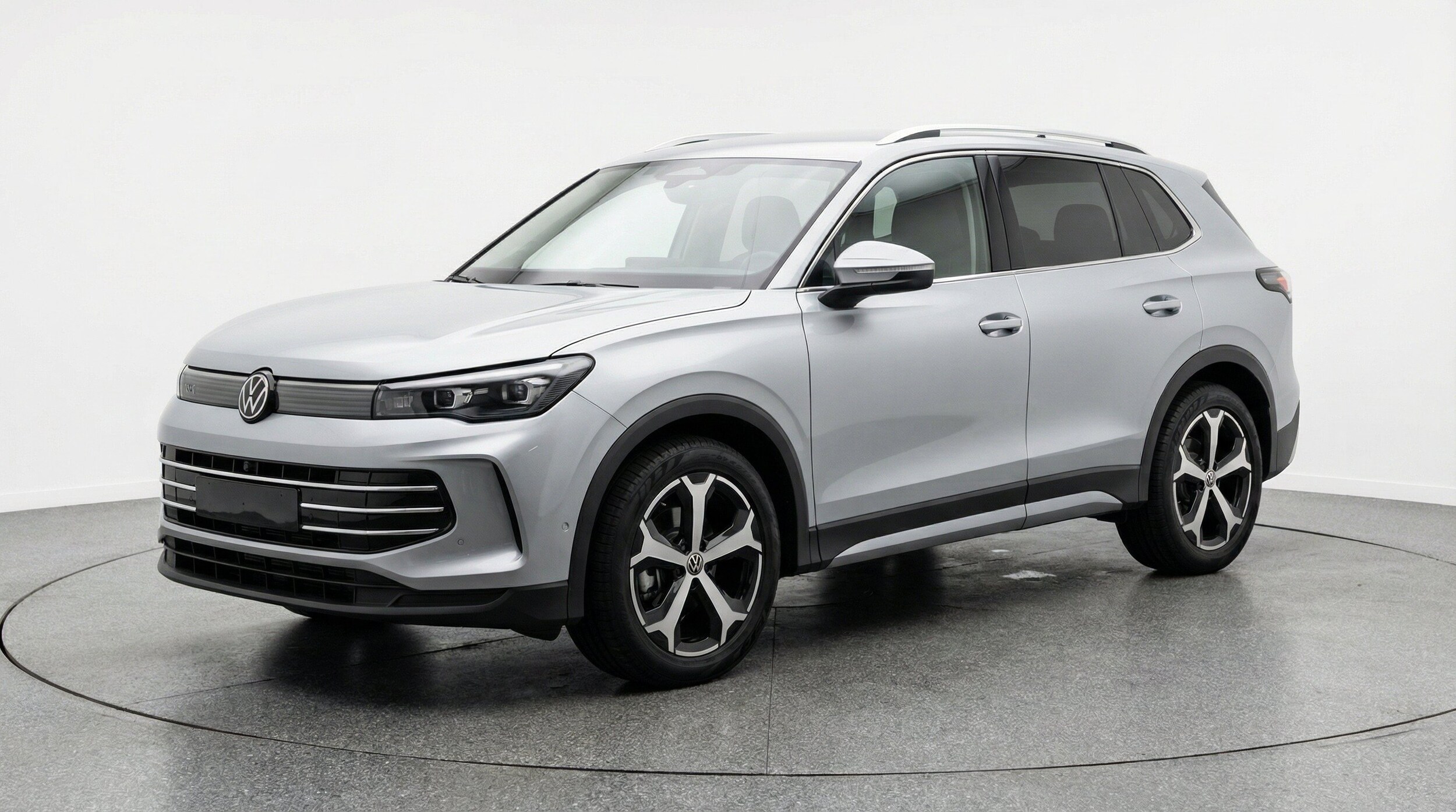 Thumbnail: 2026 Volkswagen Tiguan - 3