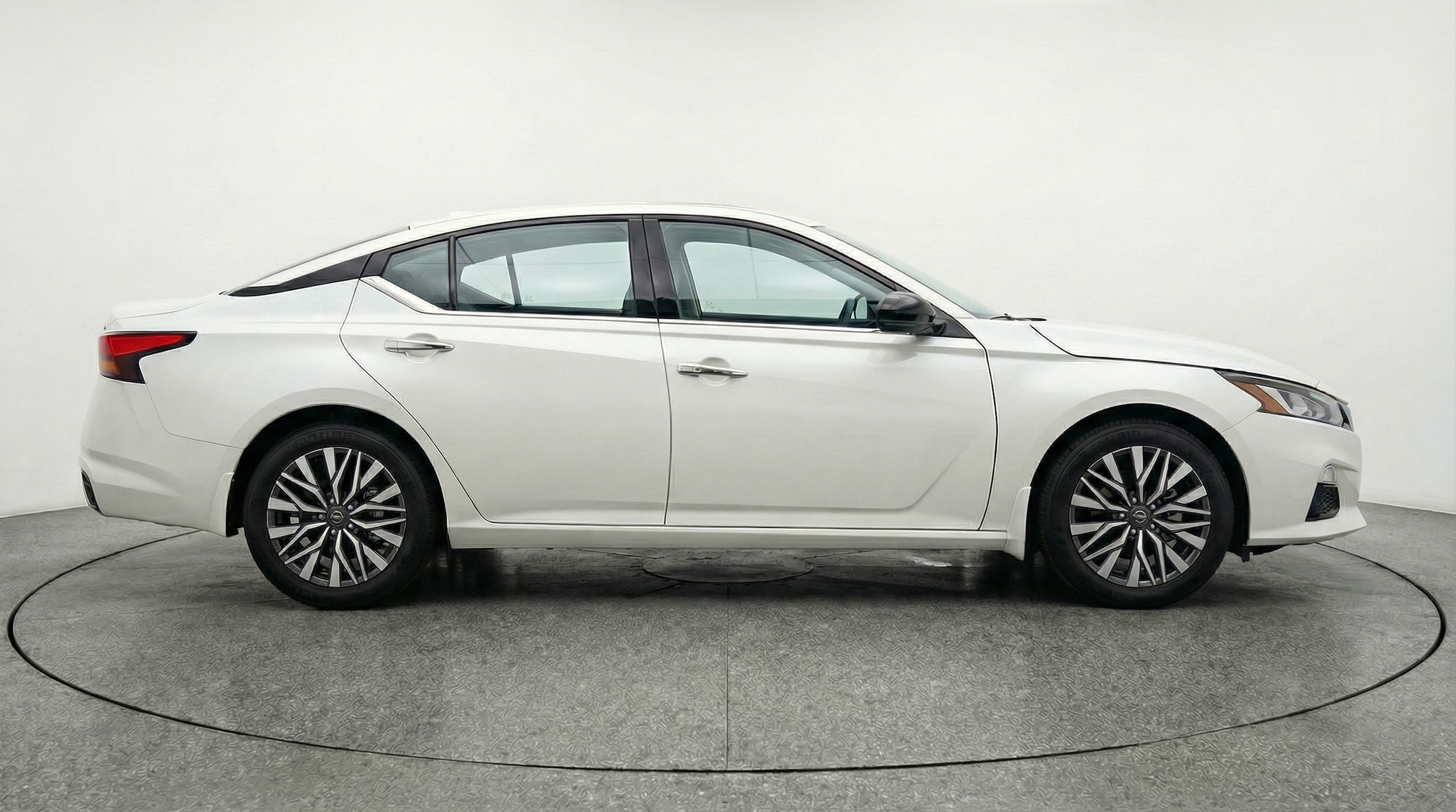 Thumbnail: 2025 Nissan Altima - 8