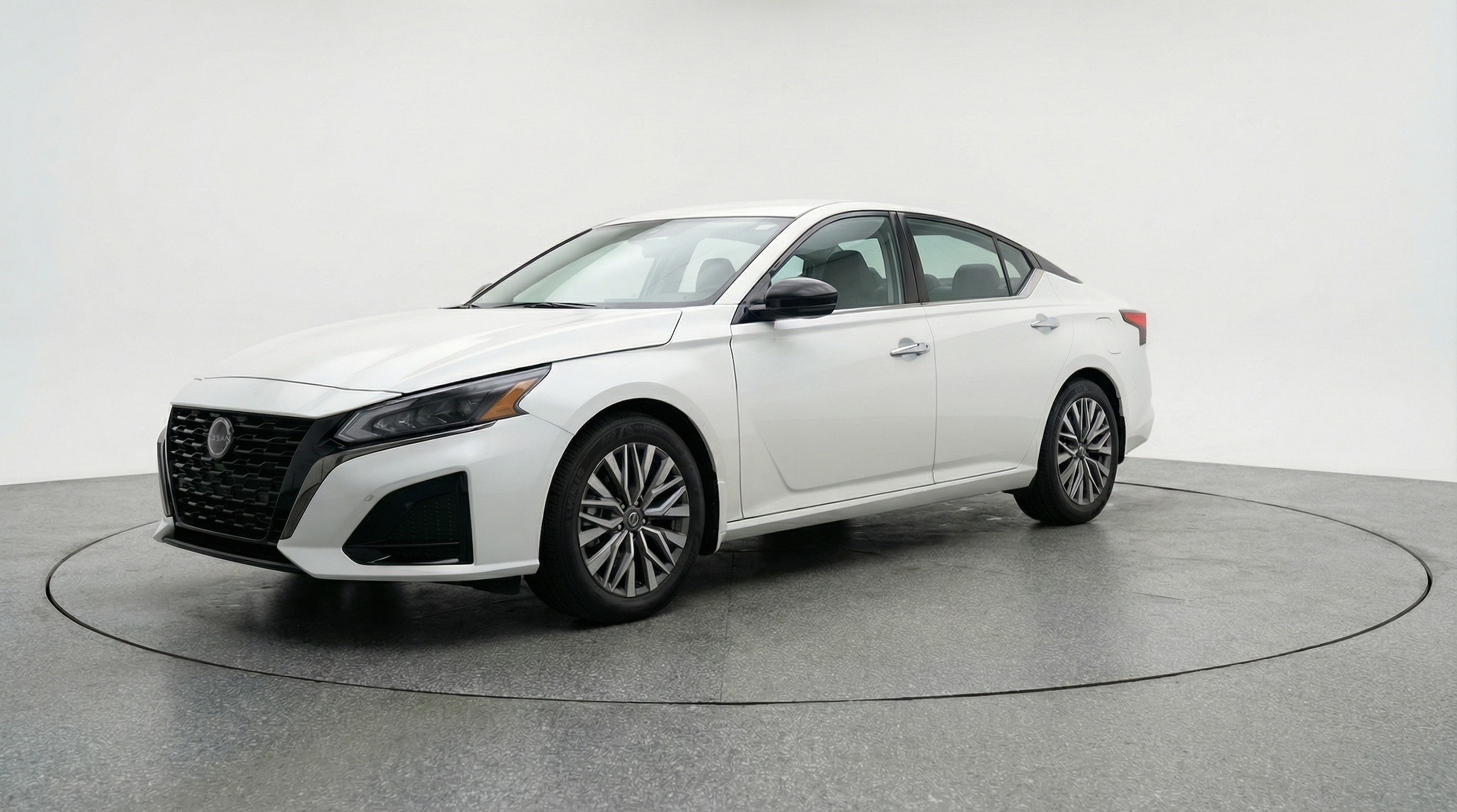 Thumbnail: 2025 Nissan Altima - 3