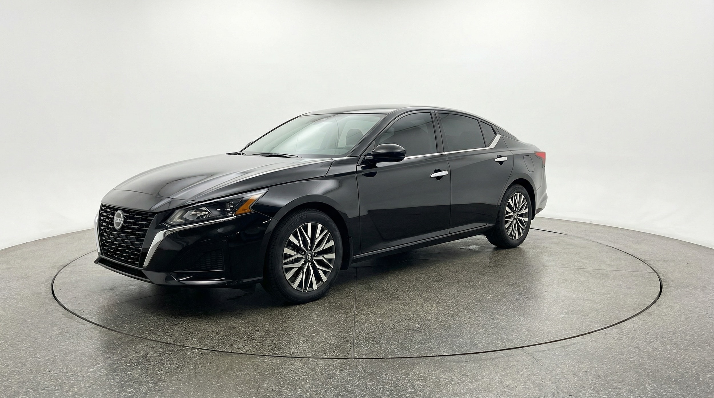 Thumbnail: 2025 Nissan Altima - 3