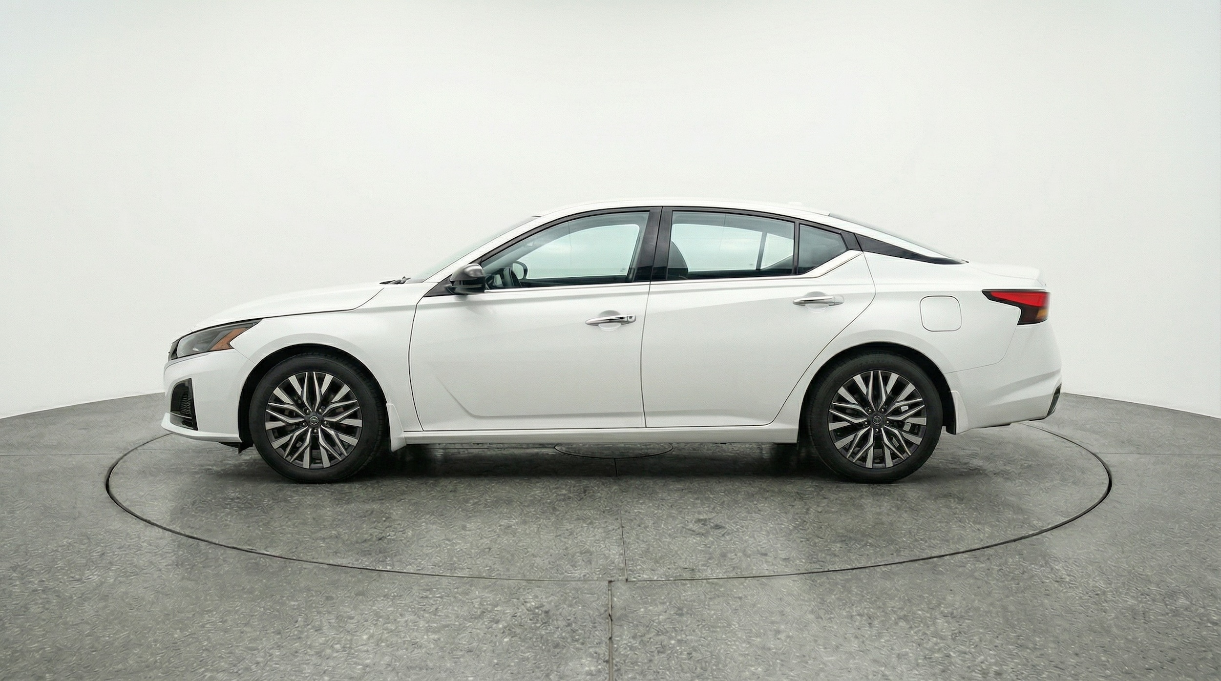 Thumbnail: 2025 Nissan Altima - 4