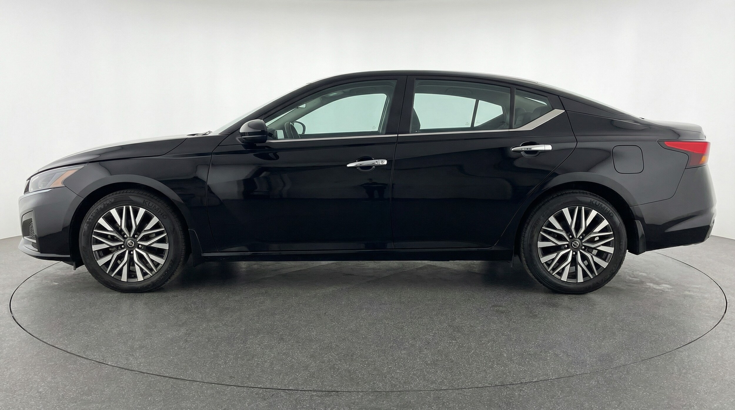 Thumbnail: 2025 Nissan Altima - 4