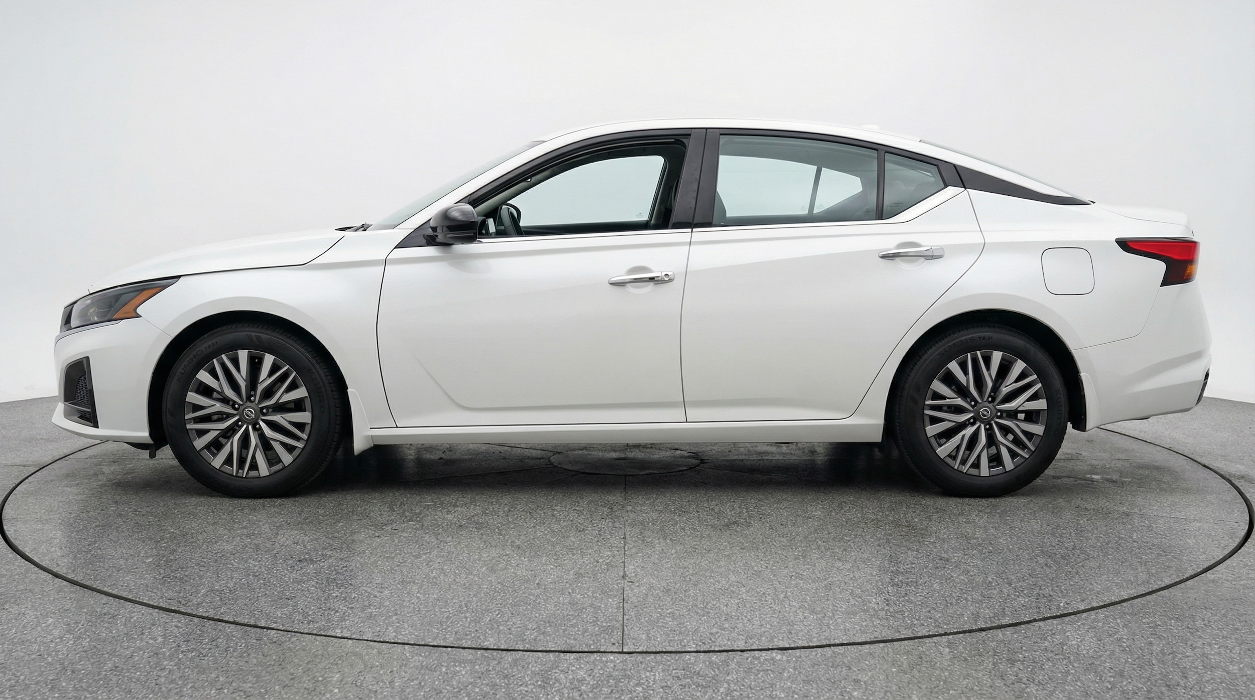 Thumbnail: 2025 Nissan Altima - 4