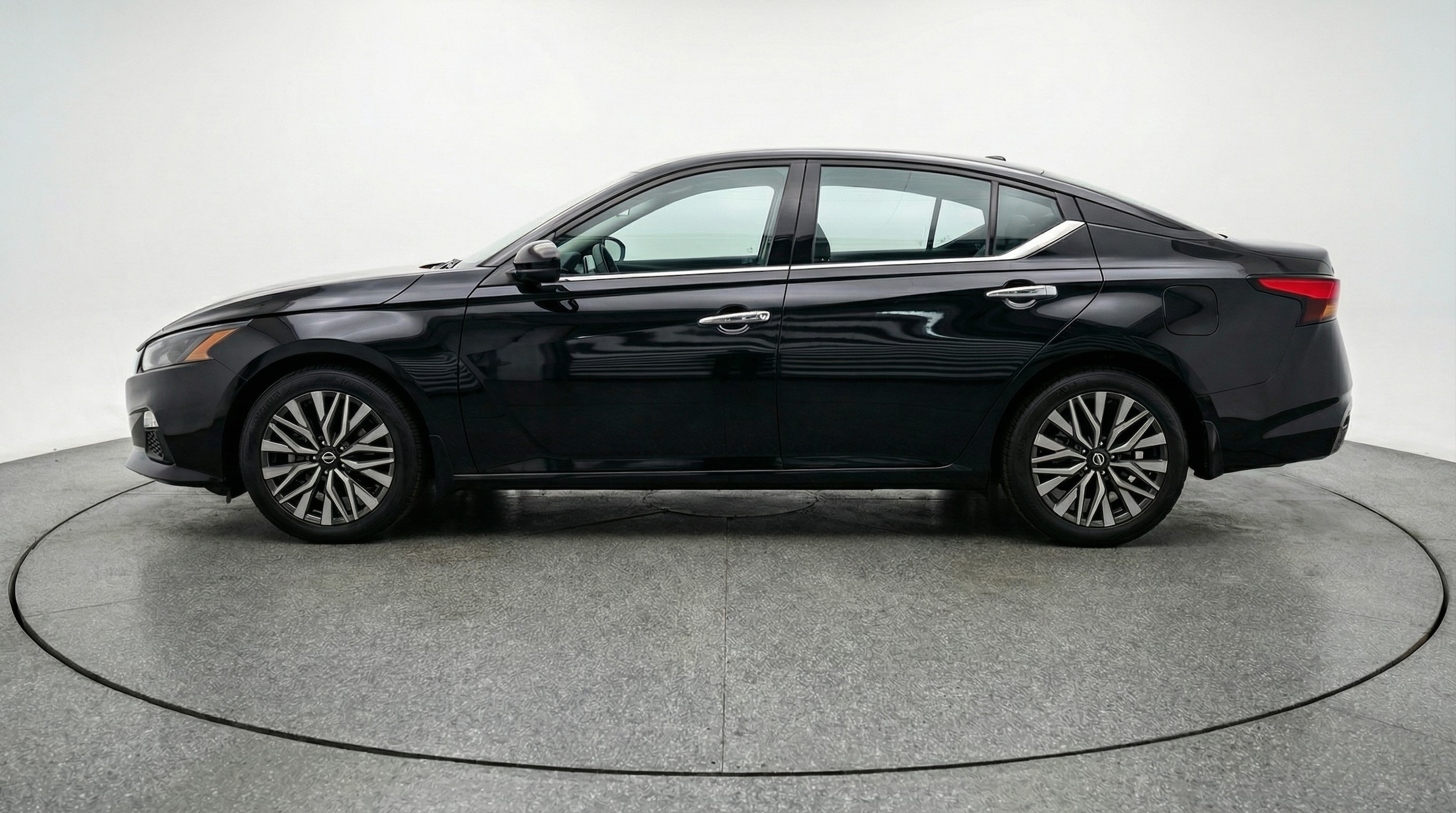 Thumbnail: 2025 Nissan Altima - 4