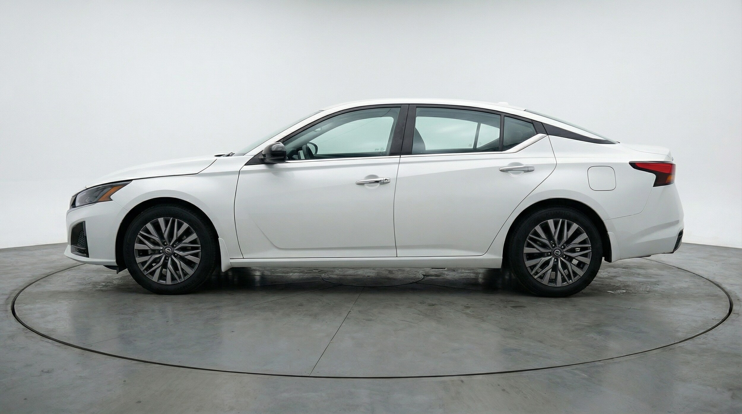 Thumbnail: 2025 Nissan Altima - 4