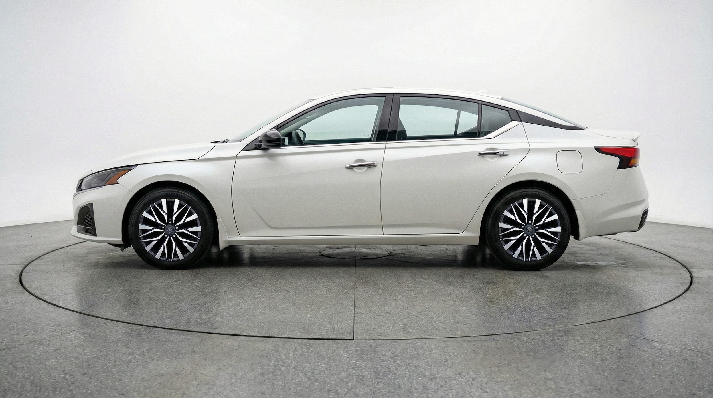 Thumbnail: 2025 Nissan Altima - 4