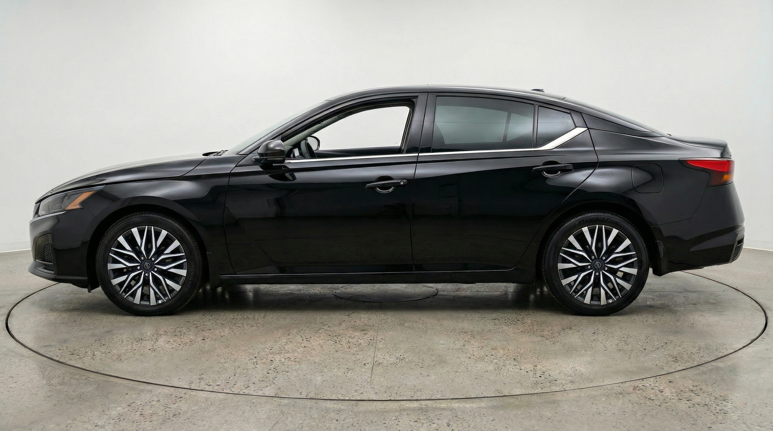 Thumbnail: 2025 Nissan Altima - 4