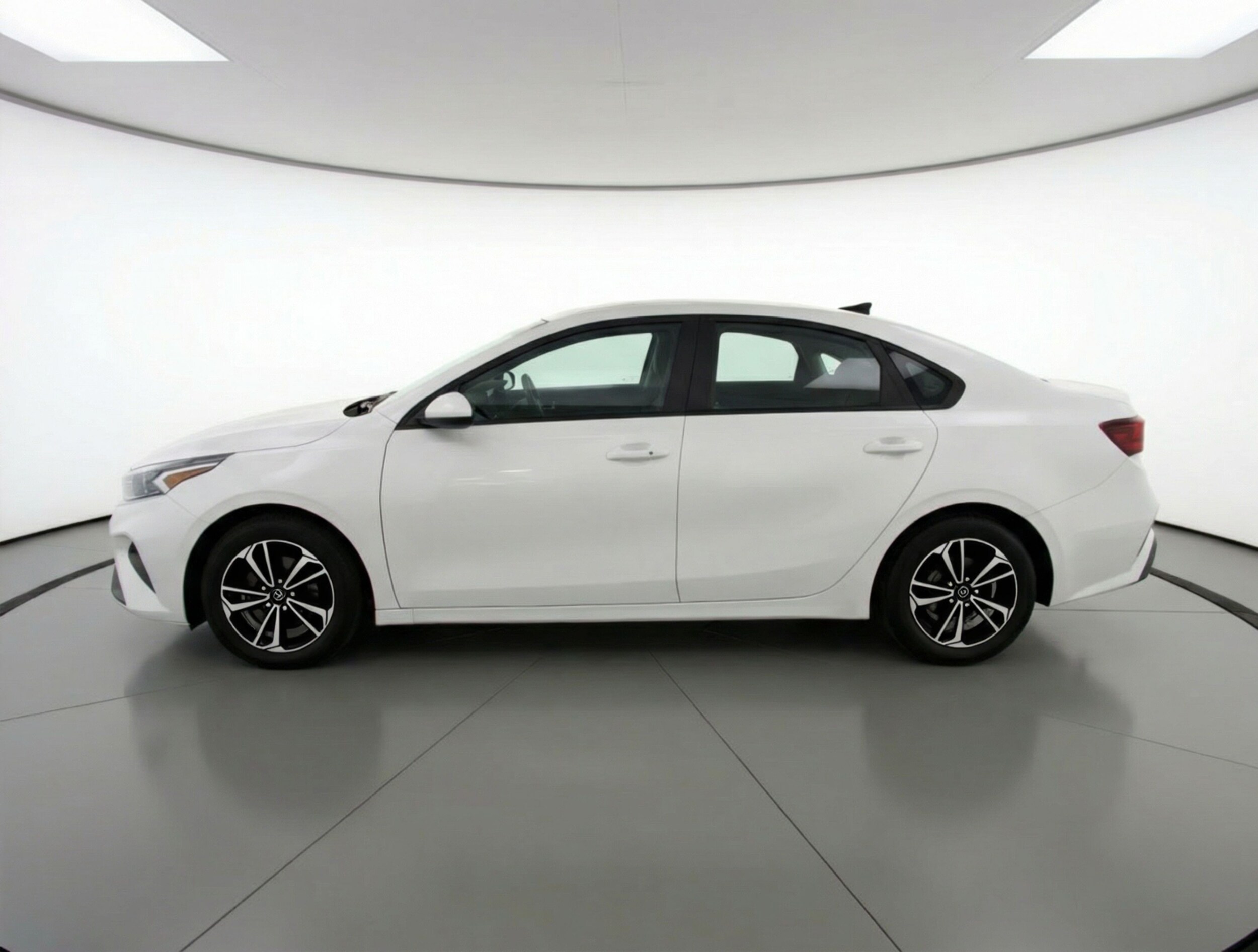 Thumbnail: 2024 Kia Forte - 4