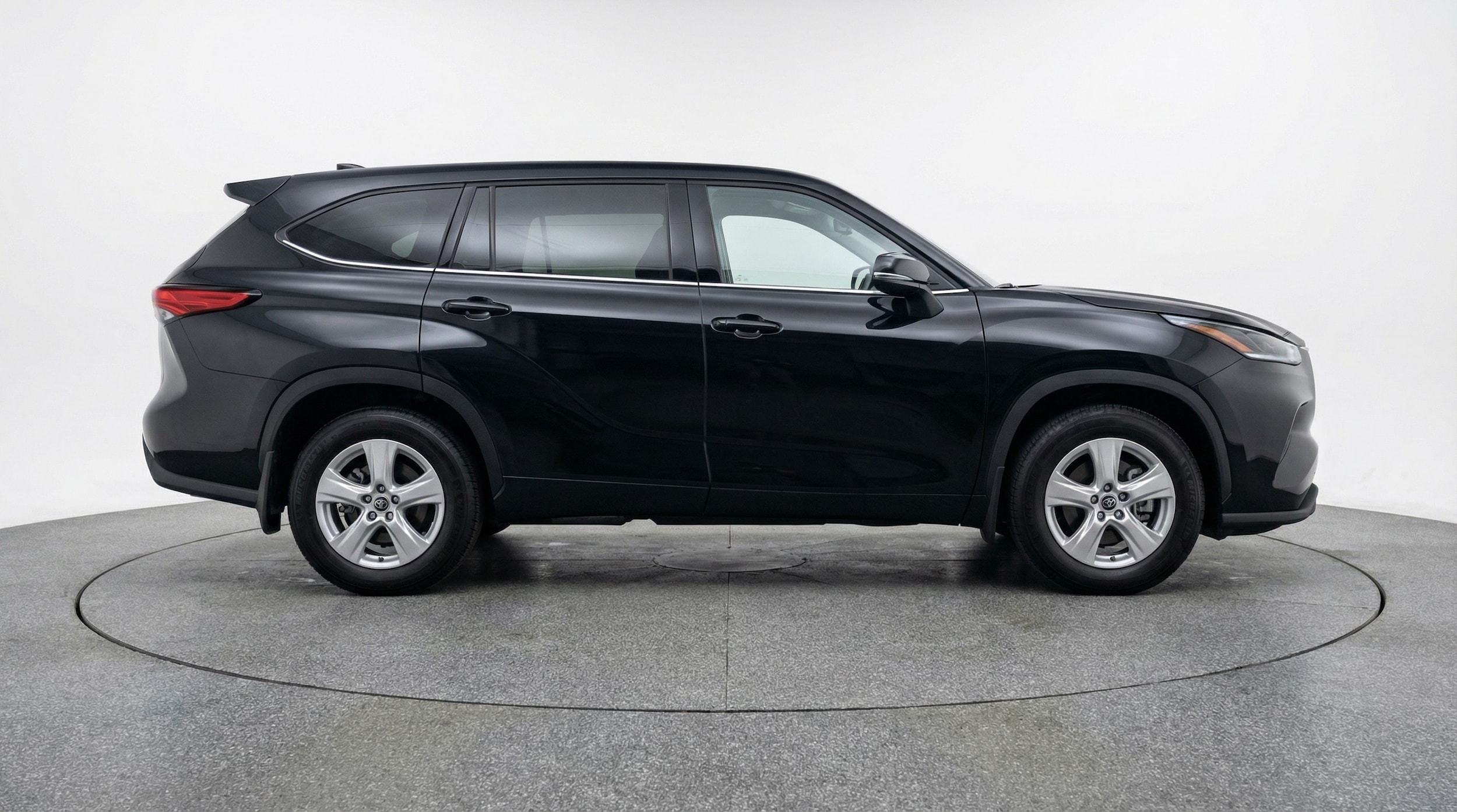 Thumbnail: 2025 Toyota Highlander - 8