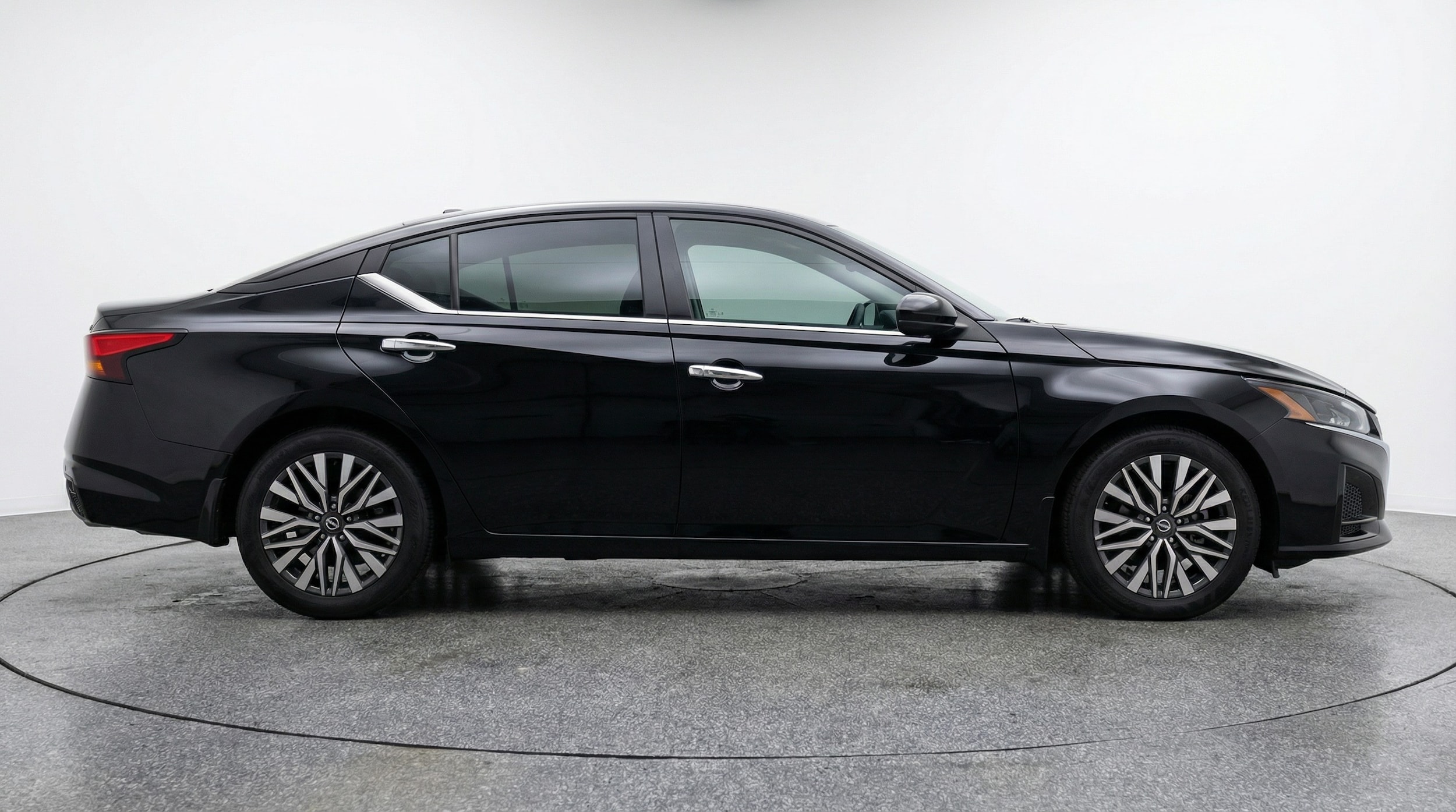 Thumbnail: 2025 Nissan Altima - 8