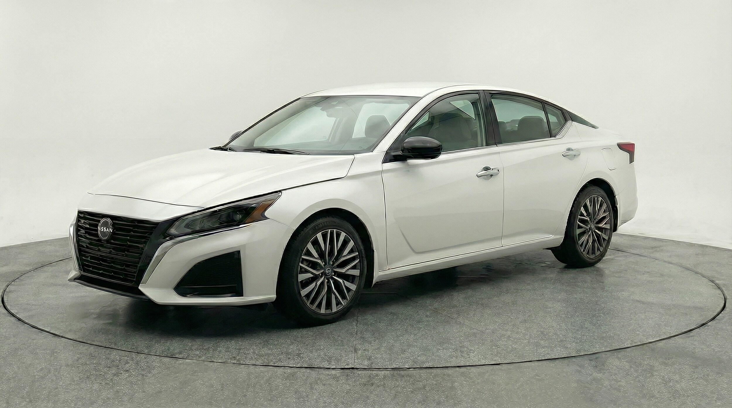 Thumbnail: 2025 Nissan Altima - 3