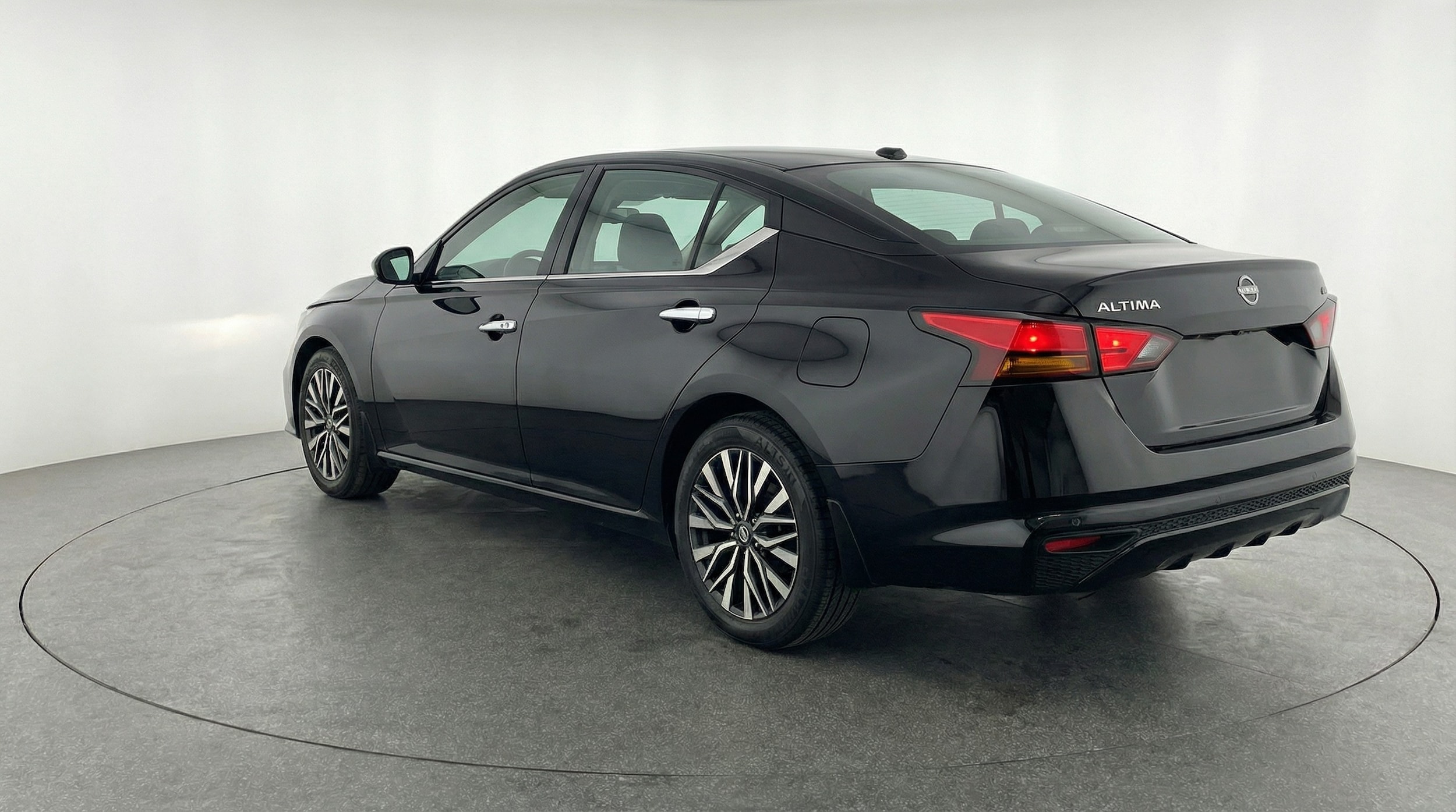 Thumbnail: 2025 Nissan Altima - 5