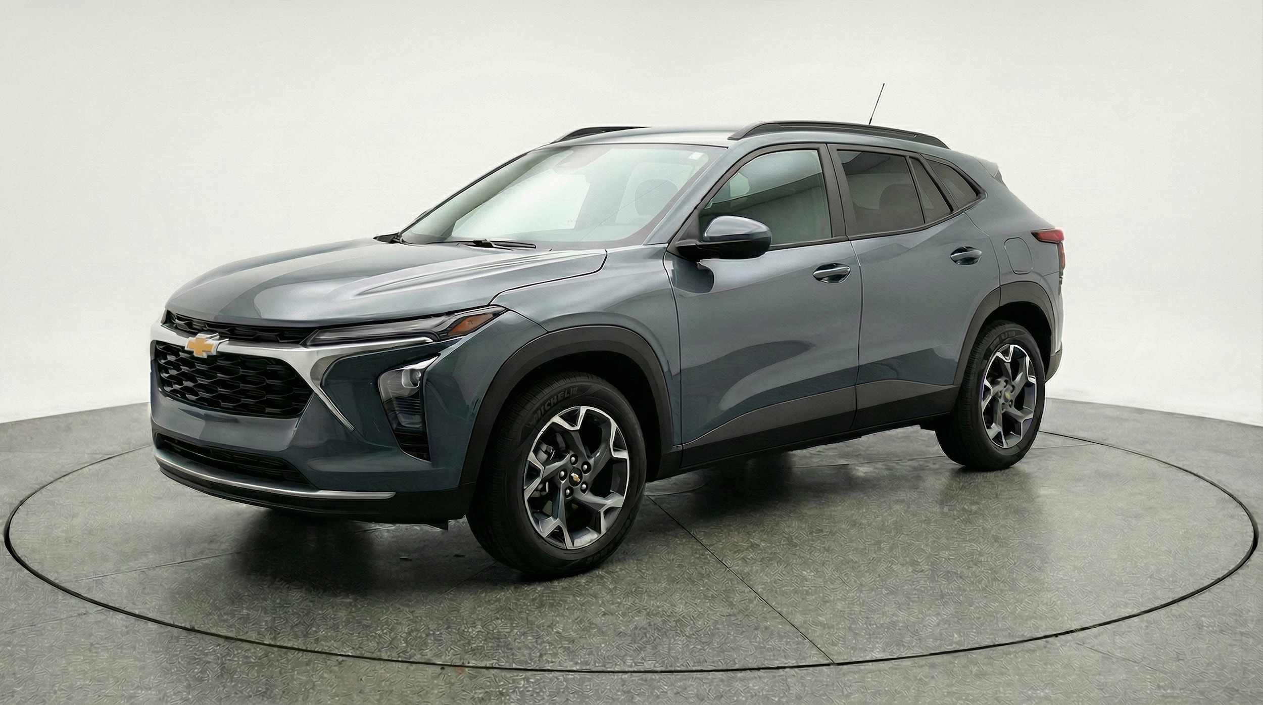 Thumbnail: 2025 Chevrolet Trax - 3