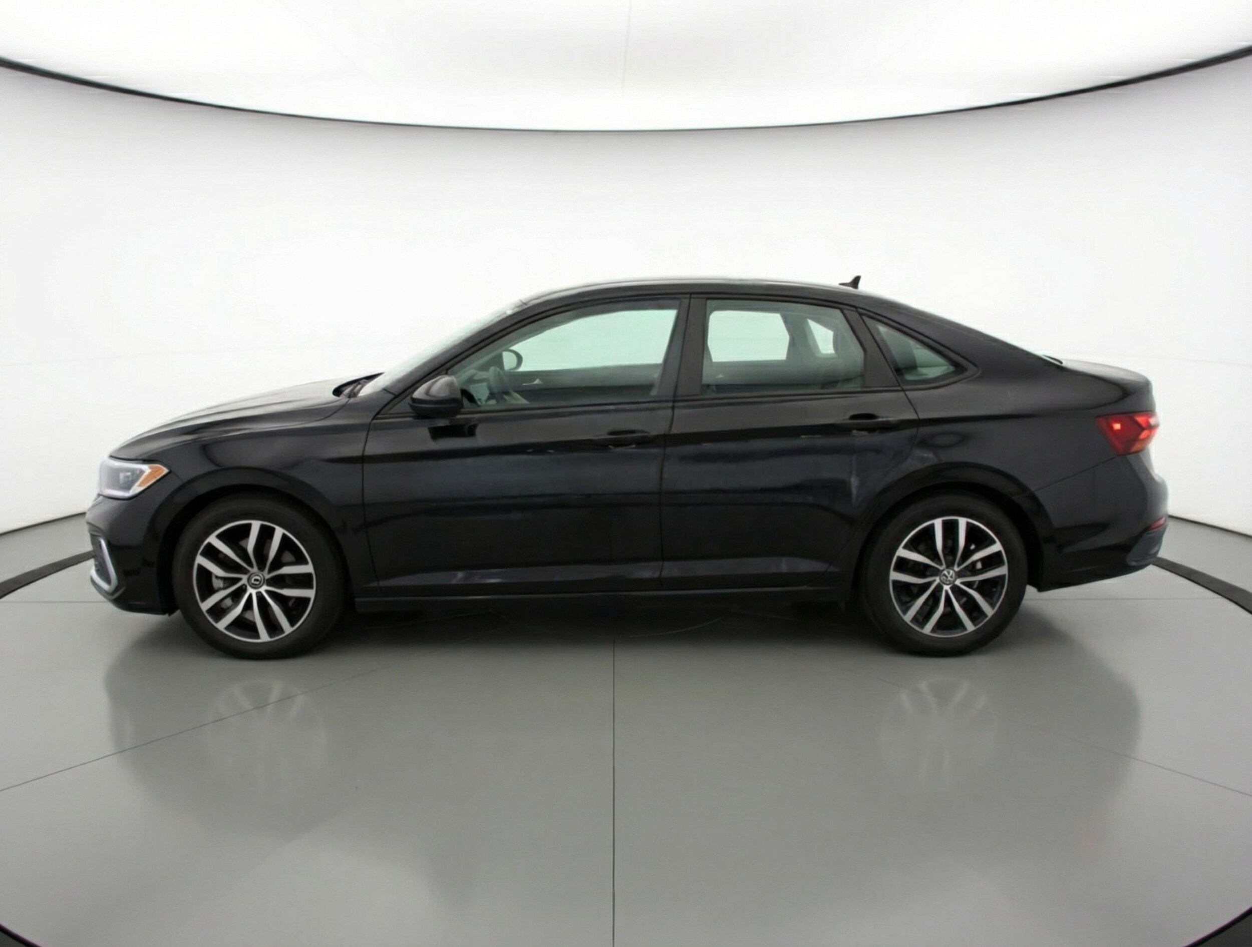 Thumbnail: 2025 Volkswagen Jetta - 4