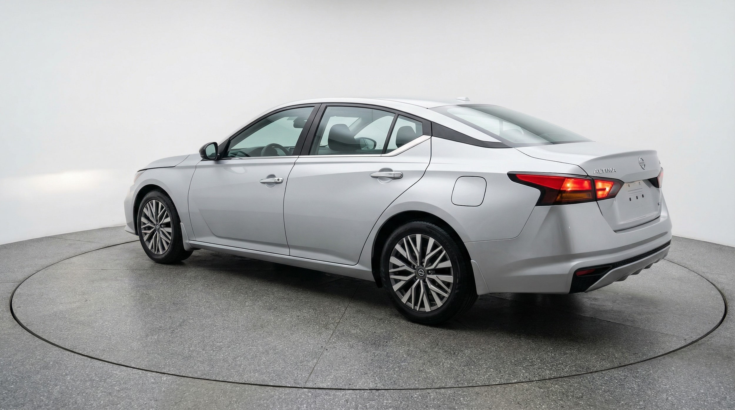 Thumbnail: 2025 Nissan Altima - 5